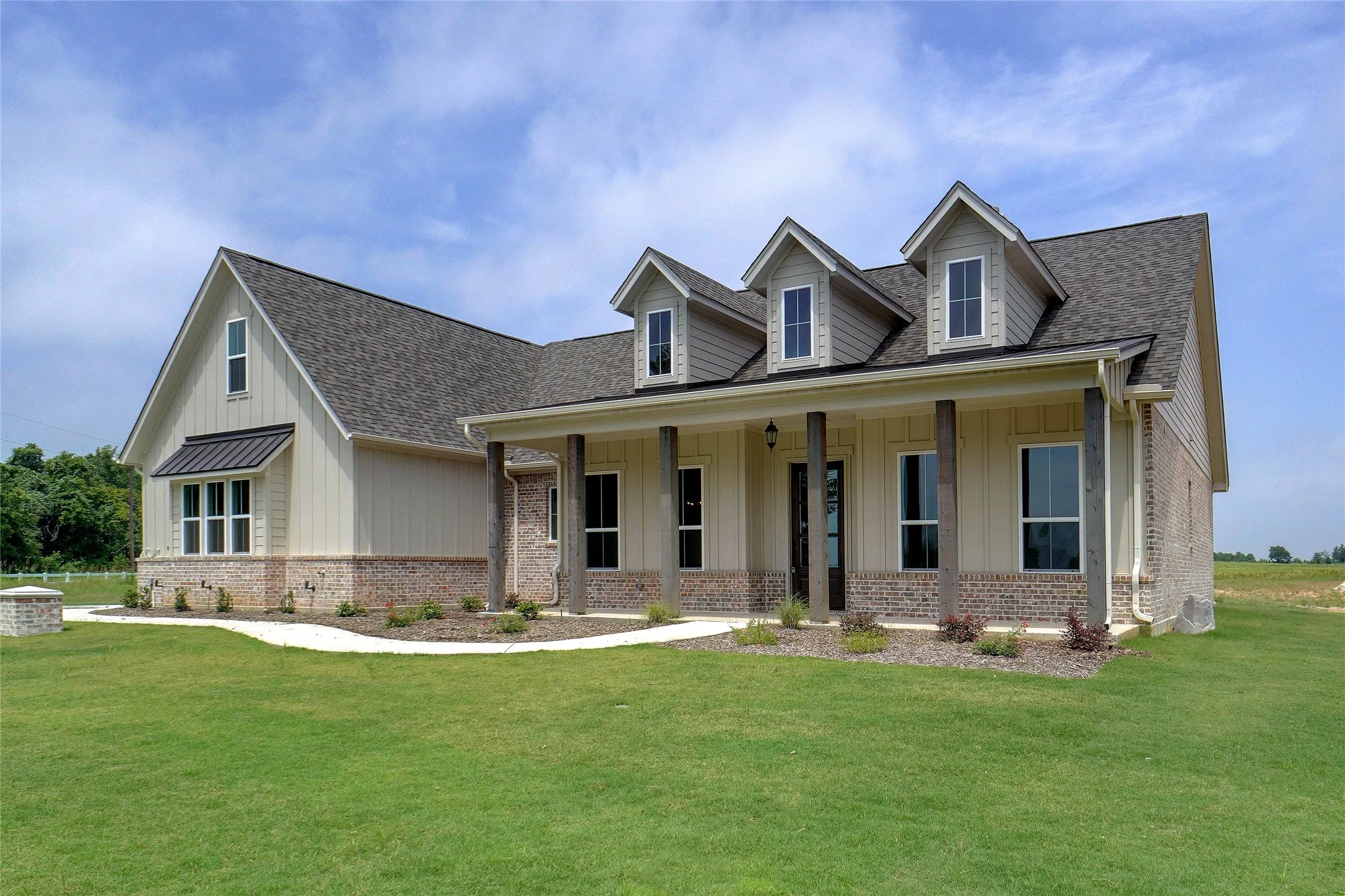 Single Family Residence For Sale in Parker County , 9101 Zion Hill Road, Poolville, Texas 76487, 4 Bedroom, 4 Bathroom, 3 Garage spaces, 3,120 Sqft, built in 2022, mls#21386847, Real Estate Agent in Poolville, Homes For Sale in Parker county, Homes For Sale in Poolville, Realtor in Poolville Texas, Real Estate Brokerage Independent Realty Texas, Luminita Cordes Realtor