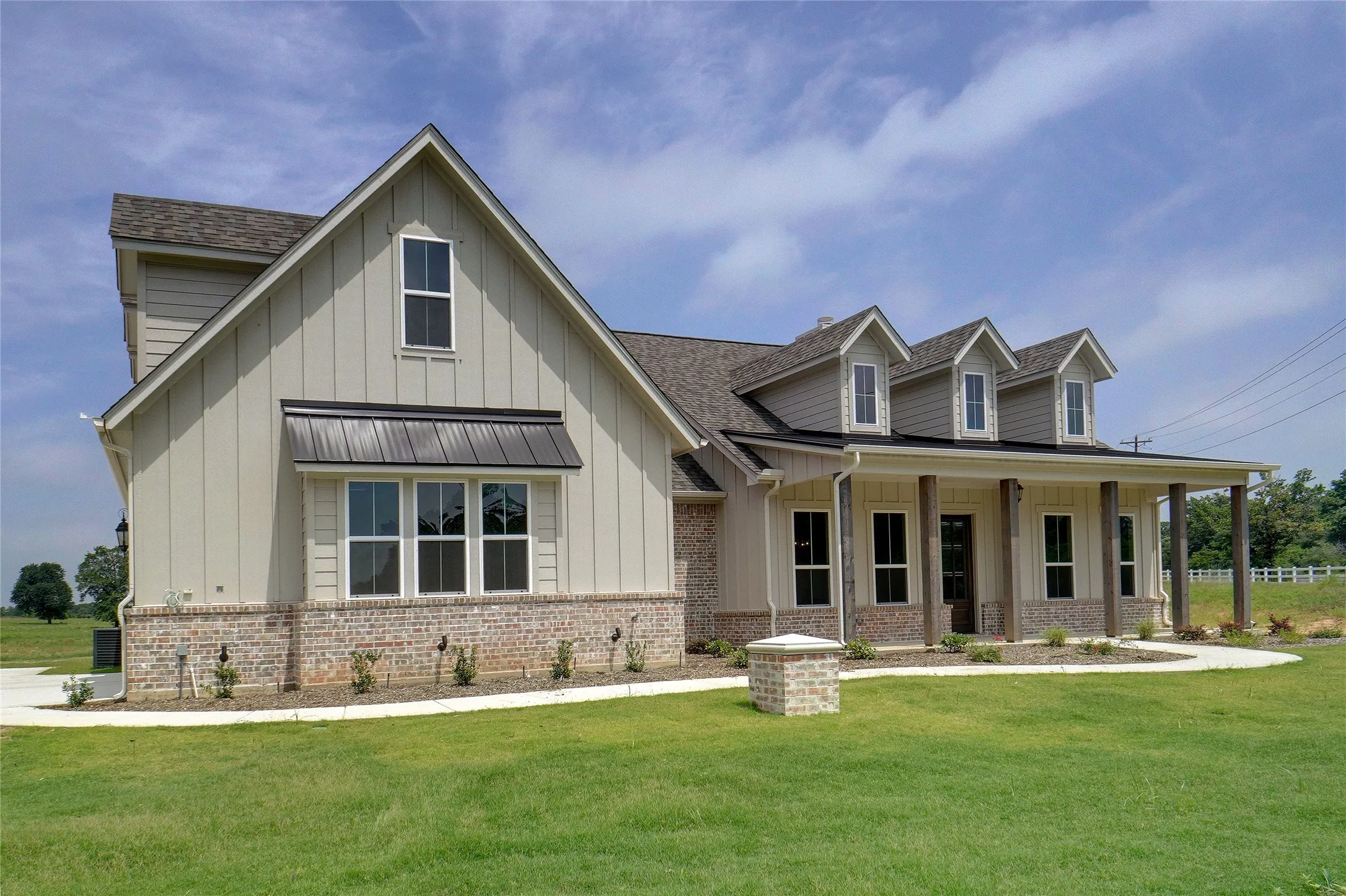Single Family Residence For Sale in Parker County , 9101 Zion Hill Road, Poolville, Texas 76487, 4 Bedroom, 4 Bathroom, 3 Garage spaces, 3,120 Sqft, built in 2022, mls#21386847, Real Estate Agent in Poolville, Homes For Sale in Parker county, Homes For Sale in Poolville, Realtor in Poolville Texas, Real Estate Brokerage Independent Realty Texas, Luminita Cordes Realtor