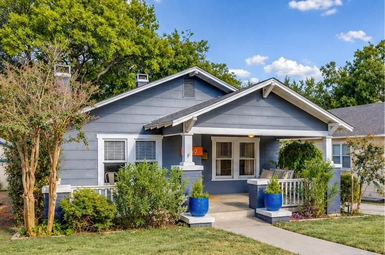 Single Family Residence For Sale in Tarrant County , 1809 Belle Place, Fort Worth, Texas 76107, 2 Bedroom, 2 Bathroom, Garage spaces, 1,072 Sqft, built in 1930, mls#21386577, Real Estate Agent in Fort Worth, Homes For Sale in Tarrant county, Homes For Sale in Fort Worth, Realtor in Fort Worth Texas, Real Estate Brokerage Independent Realty Texas, Luminita Cordes Realtor