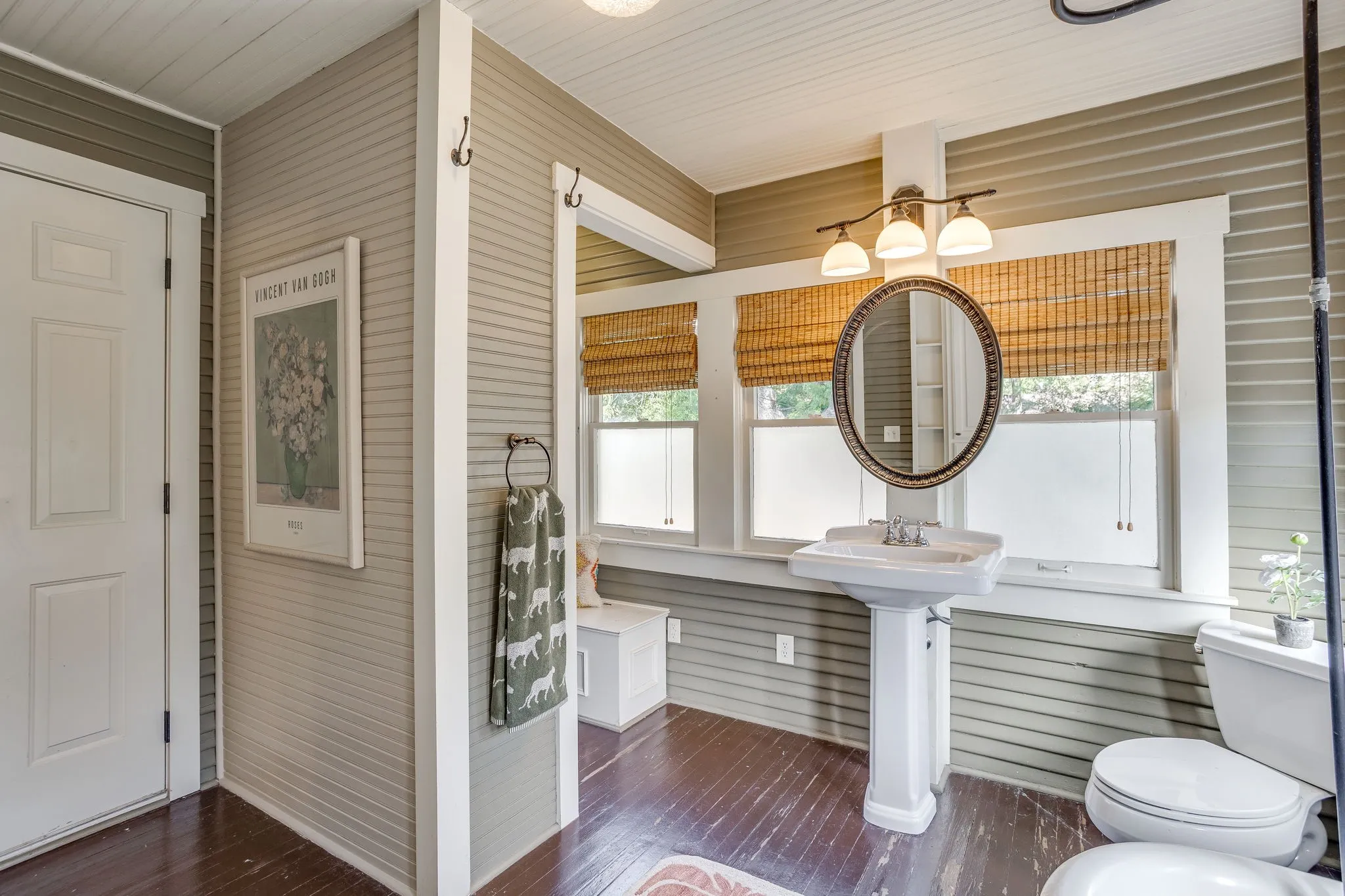 Single Family Residence For Sale in Tarrant County , 1809 Belle Place, Fort Worth, Texas 76107, 2 Bedroom, 2 Bathroom, Garage spaces, 1,072 Sqft, built in 1930, mls#21386577, Real Estate Agent in Fort Worth, Homes For Sale in Tarrant county, Homes For Sale in Fort Worth, Realtor in Fort Worth Texas, Real Estate Brokerage Independent Realty Texas, Luminita Cordes Realtor