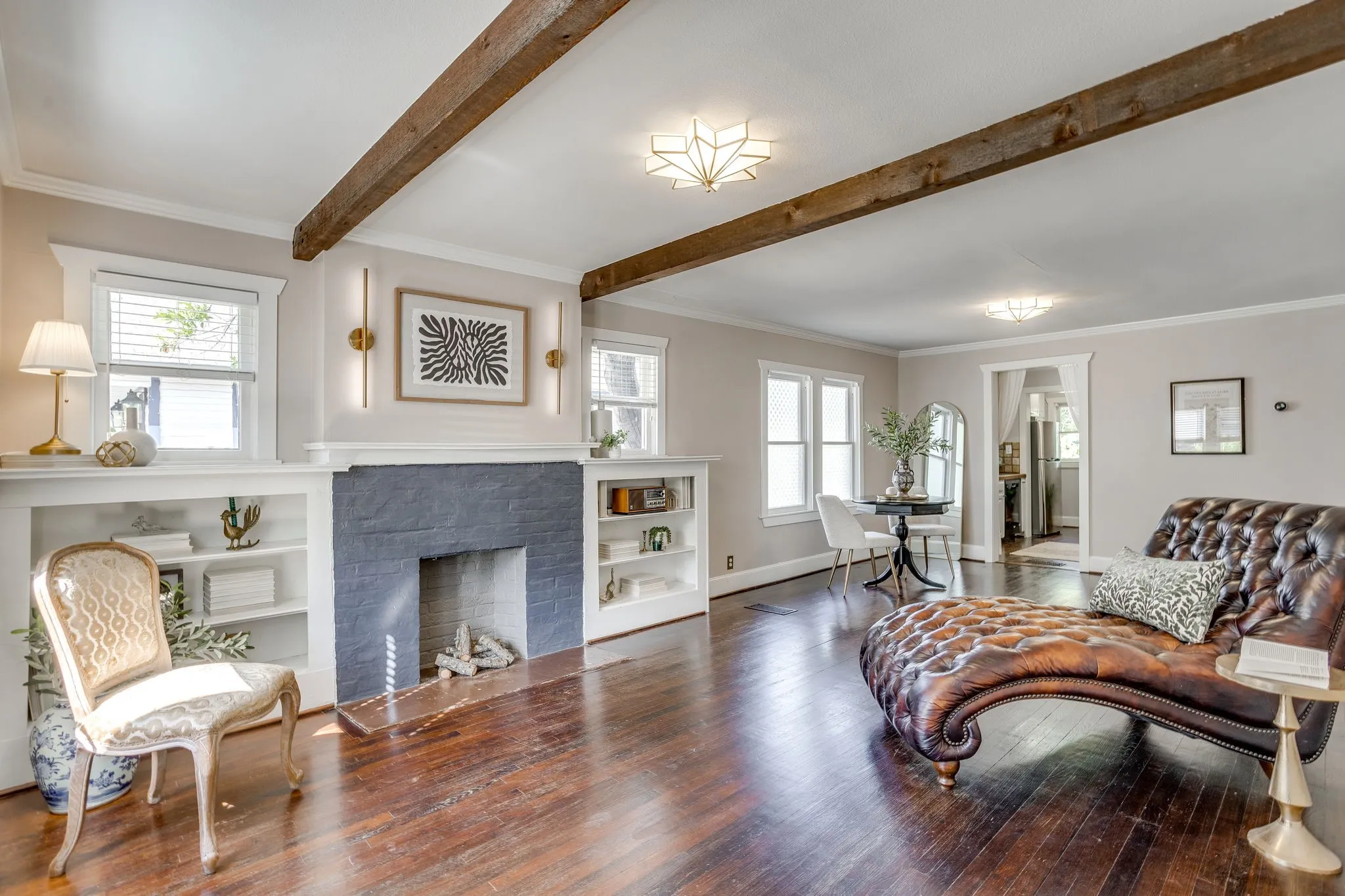 Single Family Residence For Sale in Tarrant County , 1809 Belle Place, Fort Worth, Texas 76107, 2 Bedroom, 2 Bathroom, Garage spaces, 1,072 Sqft, built in 1930, mls#21386577, Real Estate Agent in Fort Worth, Homes For Sale in Tarrant county, Homes For Sale in Fort Worth, Realtor in Fort Worth Texas, Real Estate Brokerage Independent Realty Texas, Luminita Cordes Realtor