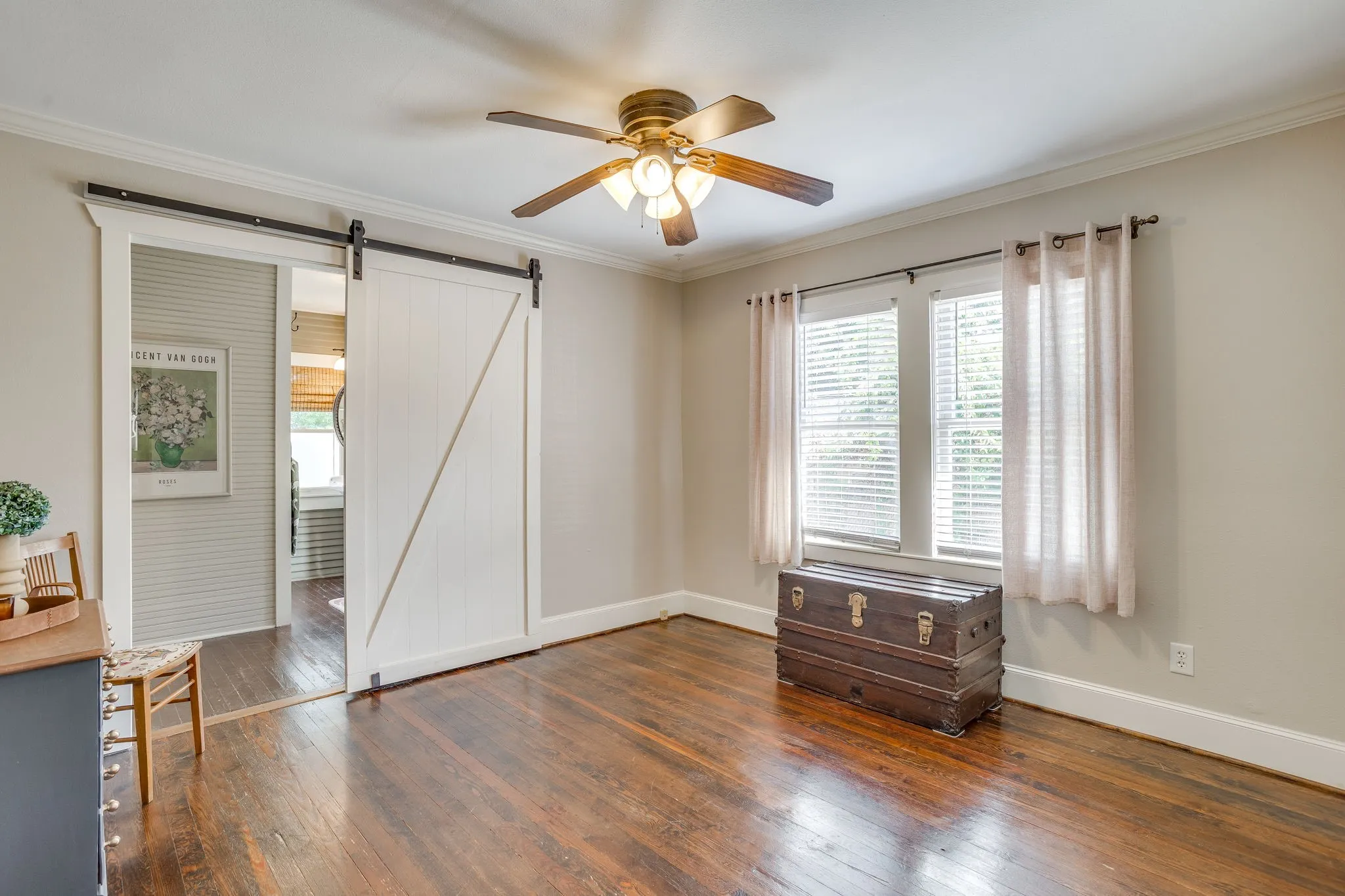 Single Family Residence For Sale in Tarrant County , 1809 Belle Place, Fort Worth, Texas 76107, 2 Bedroom, 2 Bathroom, Garage spaces, 1,072 Sqft, built in 1930, mls#21386577, Real Estate Agent in Fort Worth, Homes For Sale in Tarrant county, Homes For Sale in Fort Worth, Realtor in Fort Worth Texas, Real Estate Brokerage Independent Realty Texas, Luminita Cordes Realtor