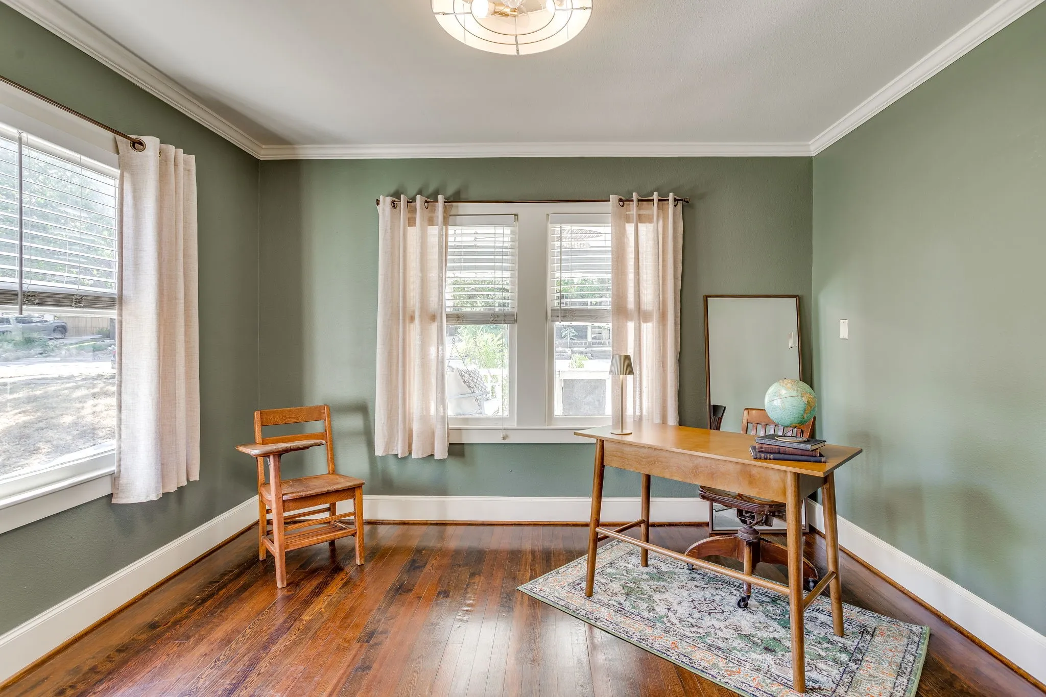 Single Family Residence For Sale in Tarrant County , 1809 Belle Place, Fort Worth, Texas 76107, 2 Bedroom, 2 Bathroom, Garage spaces, 1,072 Sqft, built in 1930, mls#21386577, Real Estate Agent in Fort Worth, Homes For Sale in Tarrant county, Homes For Sale in Fort Worth, Realtor in Fort Worth Texas, Real Estate Brokerage Independent Realty Texas, Luminita Cordes Realtor