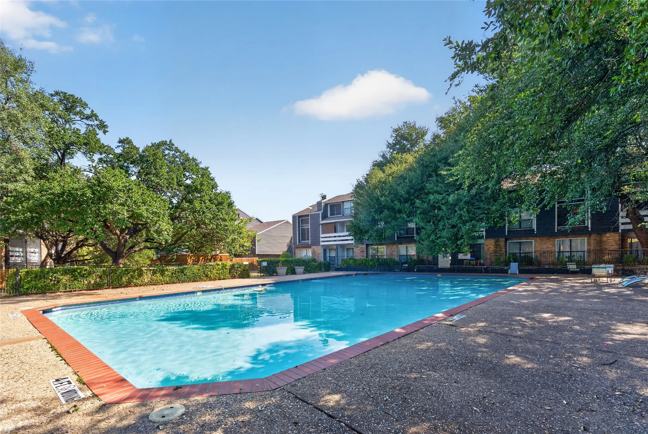 Condominium For Rent in Dallas County , 5840 Spring Valley 305, Dallas, Texas 75254, 1 Bedroom, 1 Bathroom, Garage spaces, 721 Sqft, built in 1981, mls#21388564, Real Estate Agent in Dallas, Homes For Rent in Dallas county, Homes For Rent in Dallas, Realtor in Dallas Texas, Real Estate Brokerage Independent Realty Texas, Luminita Cordes Realtor
