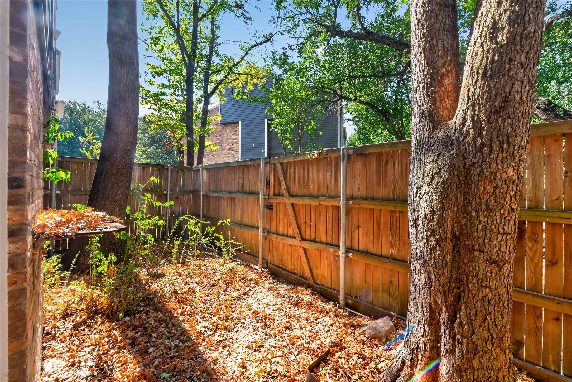 Condominium For Rent in Dallas County , 5840 Spring Valley 305, Dallas, Texas 75254, 1 Bedroom, 1 Bathroom, Garage spaces, 721 Sqft, built in 1981, mls#21388564, Real Estate Agent in Dallas, Homes For Rent in Dallas county, Homes For Rent in Dallas, Realtor in Dallas Texas, Real Estate Brokerage Independent Realty Texas, Luminita Cordes Realtor