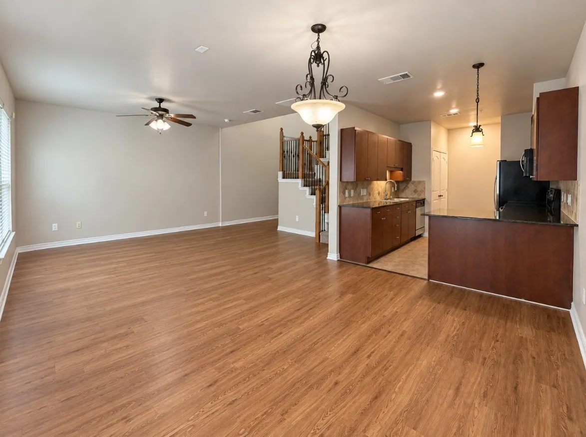 Townhouse For Rent in Collin County , 6553 Rutherford Road, Plano, Texas 75023, 3 Bedroom, 3 Bathroom, 2 Garage spaces, 1,631 Sqft, built in 2006, mls#21388506, Real Estate Agent in Plano, Homes For Rent in Collin county, Homes For Rent in Plano, Realtor in Plano Texas, Real Estate Brokerage Independent Realty Texas, Luminita Cordes Realtor