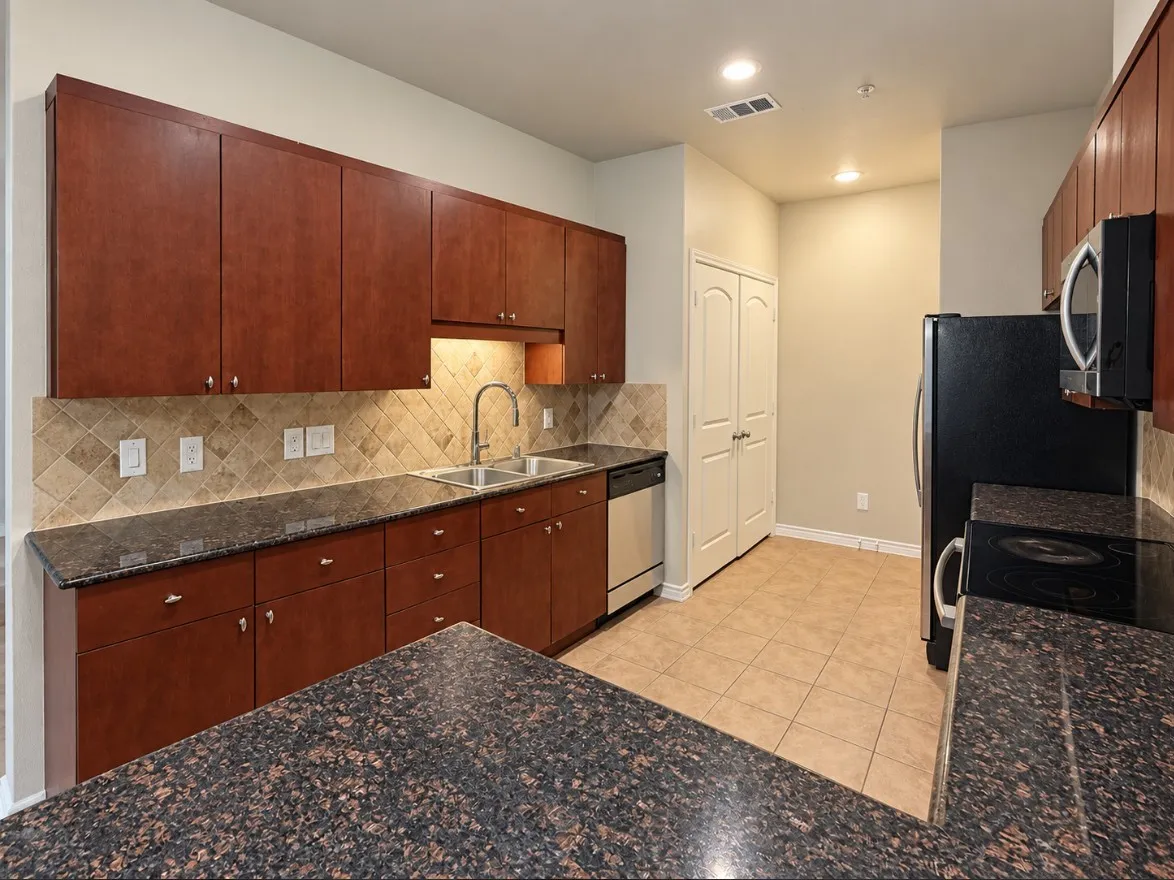 Townhouse For Rent in Collin County , 6553 Rutherford Road, Plano, Texas 75023, 3 Bedroom, 3 Bathroom, 2 Garage spaces, 1,631 Sqft, built in 2006, mls#21388506, Real Estate Agent in Plano, Homes For Rent in Collin county, Homes For Rent in Plano, Realtor in Plano Texas, Real Estate Brokerage Independent Realty Texas, Luminita Cordes Realtor