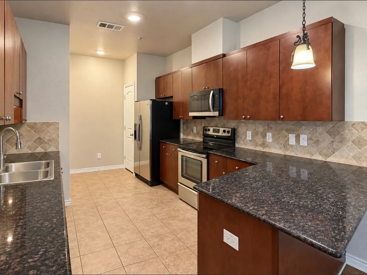 Townhouse For Rent in Collin County , 6553 Rutherford Road, Plano, Texas 75023, 3 Bedroom, 3 Bathroom, 2 Garage spaces, 1,631 Sqft, built in 2006, mls#21388506, Real Estate Agent in Plano, Homes For Rent in Collin county, Homes For Rent in Plano, Realtor in Plano Texas, Real Estate Brokerage Independent Realty Texas, Luminita Cordes Realtor