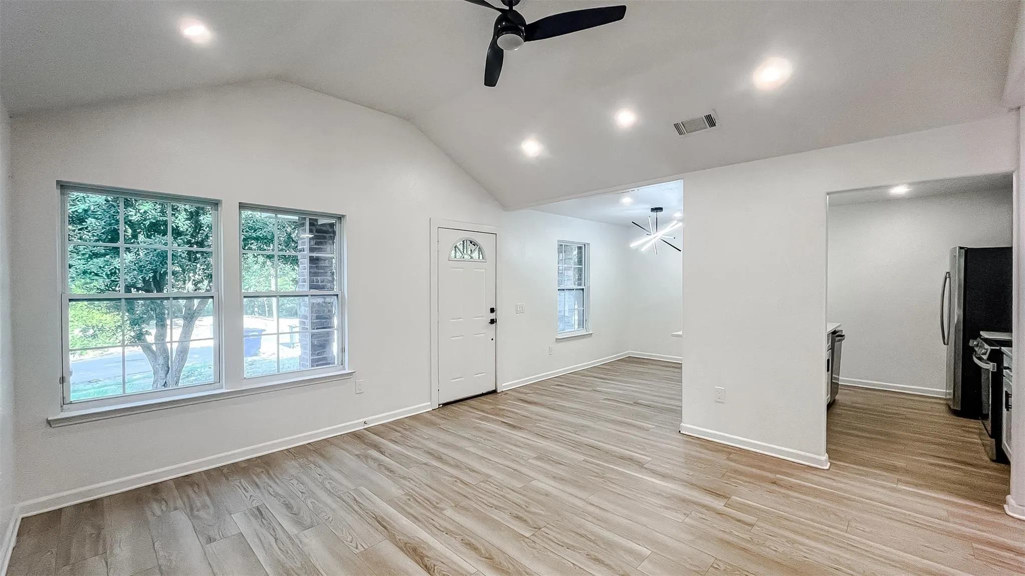 Single Family Residence For Rent in Dallas County , 1926 Arizona Avenue, Dallas, Texas 75216, 3 Bedroom, 2 Bathroom, Garage spaces, 1,479 Sqft, built in 2011, mls#21388570, Real Estate Agent in Dallas, Homes For Rent in Dallas county, Homes For Rent in Dallas, Realtor in Dallas Texas, Real Estate Brokerage Independent Realty Texas, Luminita Cordes Realtor