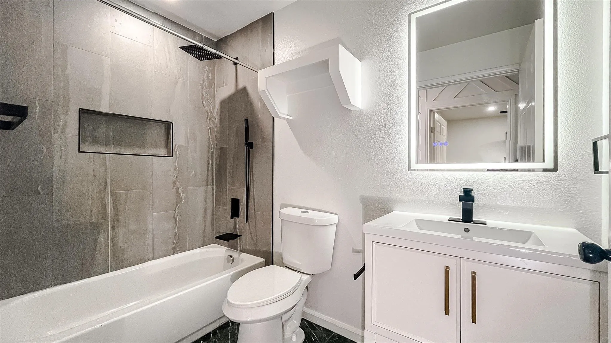 Single Family Residence For Rent in Dallas County , 1926 Arizona Avenue, Dallas, Texas 75216, 3 Bedroom, 2 Bathroom, Garage spaces, 1,479 Sqft, built in 2011, mls#21388570, Real Estate Agent in Dallas, Homes For Rent in Dallas county, Homes For Rent in Dallas, Realtor in Dallas Texas, Real Estate Brokerage Independent Realty Texas, Luminita Cordes Realtor