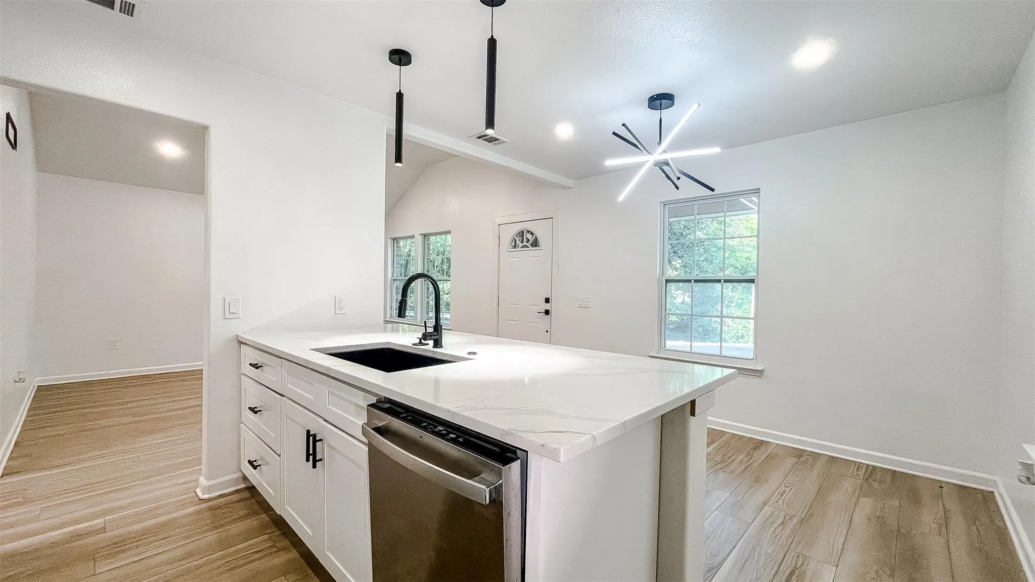 Single Family Residence For Rent in Dallas County , 1926 Arizona Avenue, Dallas, Texas 75216, 3 Bedroom, 2 Bathroom, Garage spaces, 1,479 Sqft, built in 2011, mls#21388570, Real Estate Agent in Dallas, Homes For Rent in Dallas county, Homes For Rent in Dallas, Realtor in Dallas Texas, Real Estate Brokerage Independent Realty Texas, Luminita Cordes Realtor