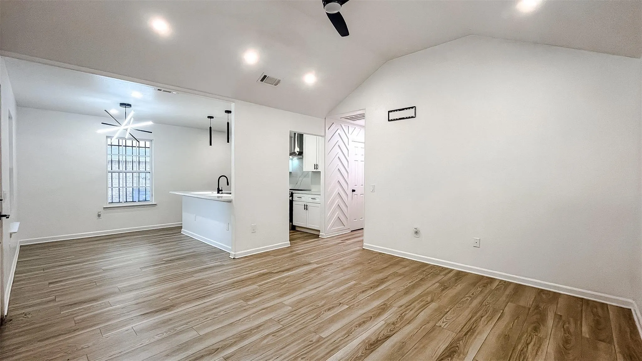 Single Family Residence For Rent in Dallas County , 1926 Arizona Avenue, Dallas, Texas 75216, 3 Bedroom, 2 Bathroom, Garage spaces, 1,479 Sqft, built in 2011, mls#21388570, Real Estate Agent in Dallas, Homes For Rent in Dallas county, Homes For Rent in Dallas, Realtor in Dallas Texas, Real Estate Brokerage Independent Realty Texas, Luminita Cordes Realtor