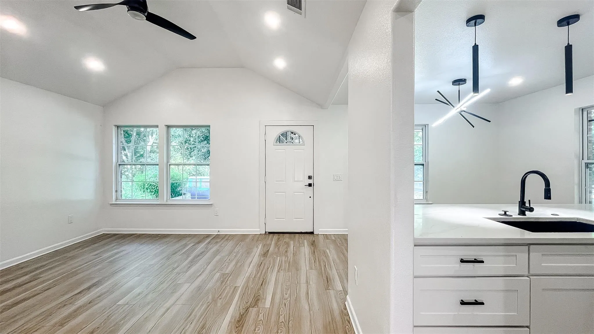 Single Family Residence For Rent in Dallas County , 1926 Arizona Avenue, Dallas, Texas 75216, 3 Bedroom, 2 Bathroom, Garage spaces, 1,479 Sqft, built in 2011, mls#21388570, Real Estate Agent in Dallas, Homes For Rent in Dallas county, Homes For Rent in Dallas, Realtor in Dallas Texas, Real Estate Brokerage Independent Realty Texas, Luminita Cordes Realtor