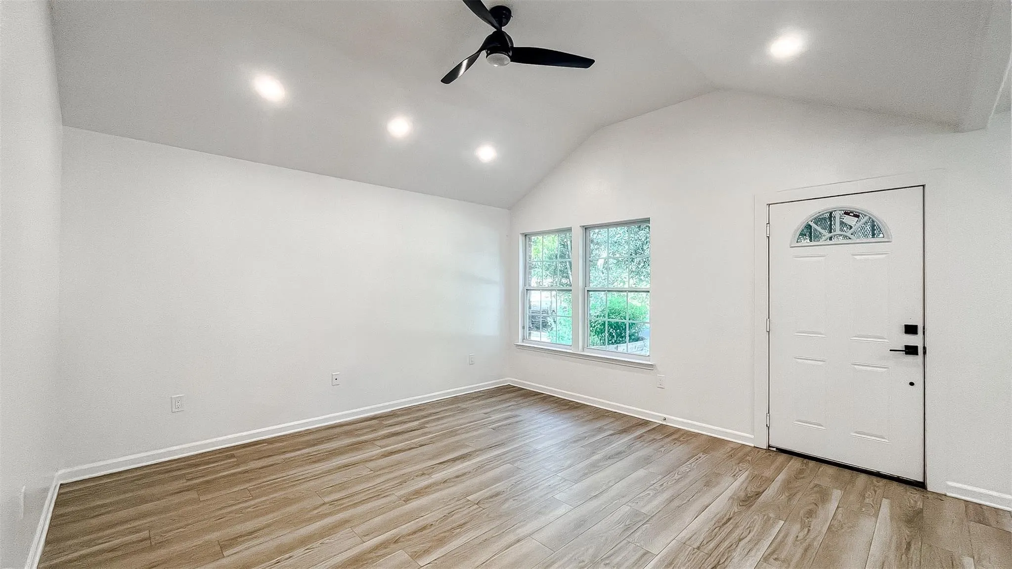 Single Family Residence For Rent in Dallas County , 1926 Arizona Avenue, Dallas, Texas 75216, 3 Bedroom, 2 Bathroom, Garage spaces, 1,479 Sqft, built in 2011, mls#21388570, Real Estate Agent in Dallas, Homes For Rent in Dallas county, Homes For Rent in Dallas, Realtor in Dallas Texas, Real Estate Brokerage Independent Realty Texas, Luminita Cordes Realtor