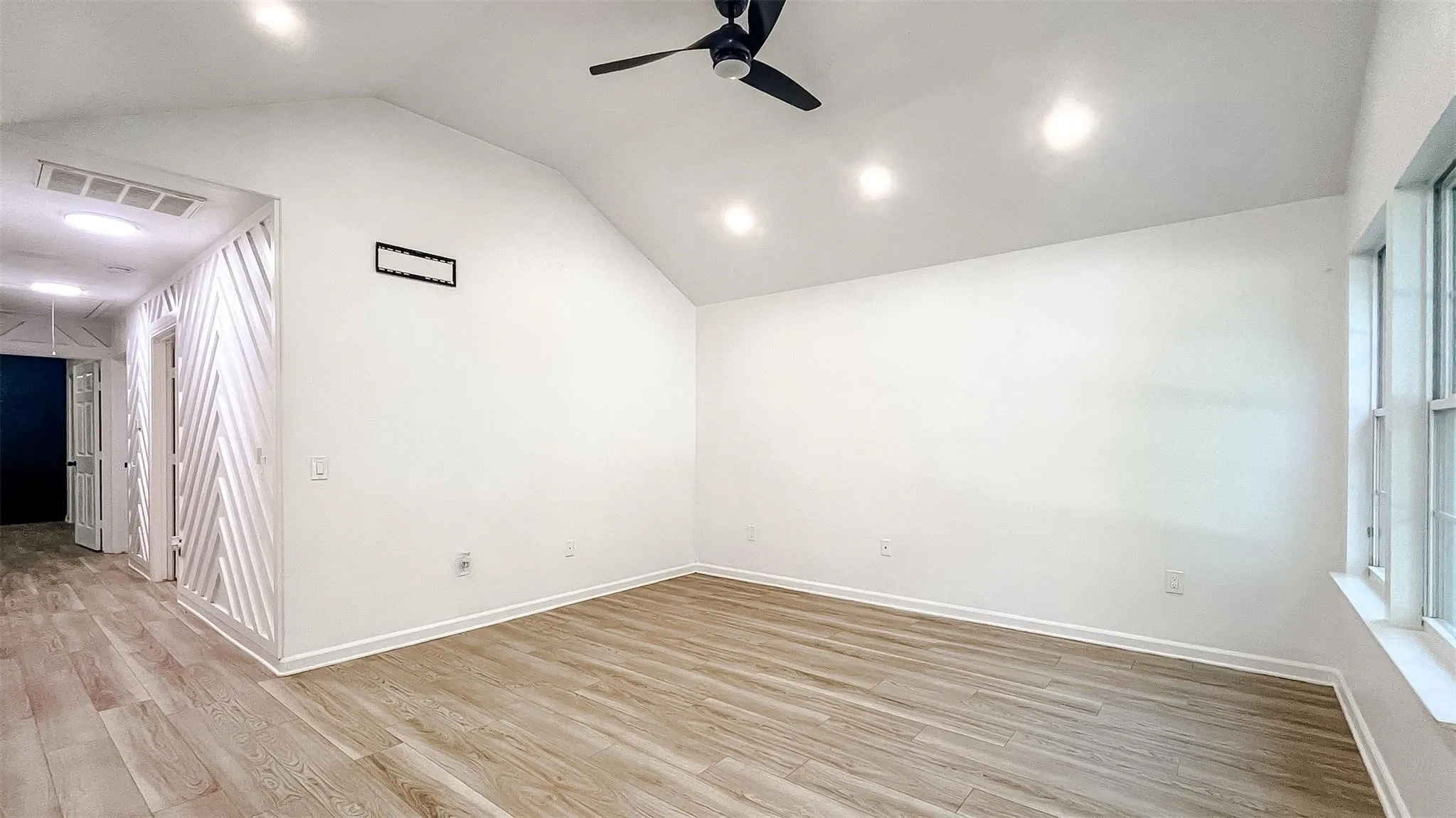 Single Family Residence For Rent in Dallas County , 1926 Arizona Avenue, Dallas, Texas 75216, 3 Bedroom, 2 Bathroom, Garage spaces, 1,479 Sqft, built in 2011, mls#21388570, Real Estate Agent in Dallas, Homes For Rent in Dallas county, Homes For Rent in Dallas, Realtor in Dallas Texas, Real Estate Brokerage Independent Realty Texas, Luminita Cordes Realtor