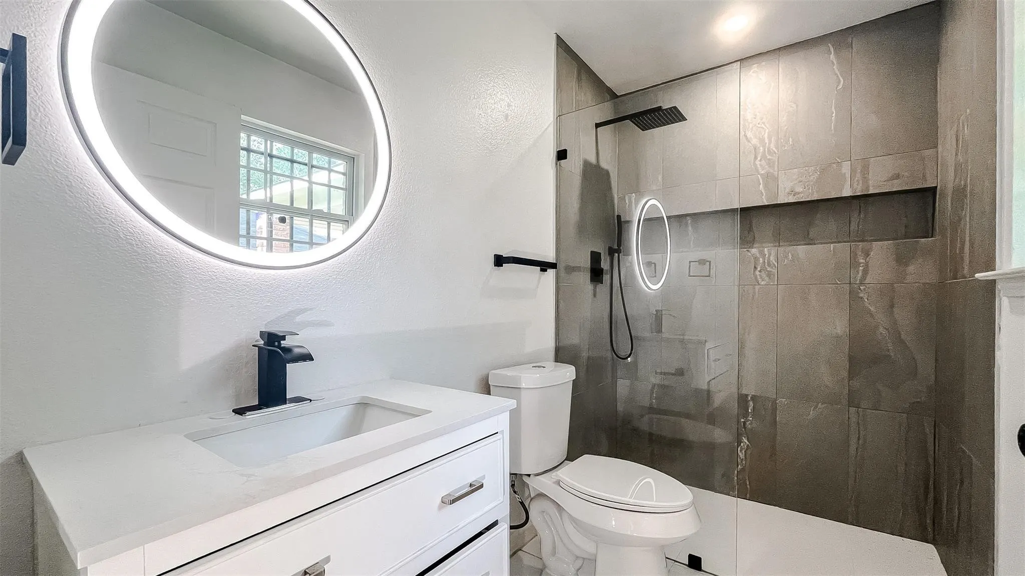 Single Family Residence For Rent in Dallas County , 1926 Arizona Avenue, Dallas, Texas 75216, 3 Bedroom, 2 Bathroom, Garage spaces, 1,479 Sqft, built in 2011, mls#21388570, Real Estate Agent in Dallas, Homes For Rent in Dallas county, Homes For Rent in Dallas, Realtor in Dallas Texas, Real Estate Brokerage Independent Realty Texas, Luminita Cordes Realtor