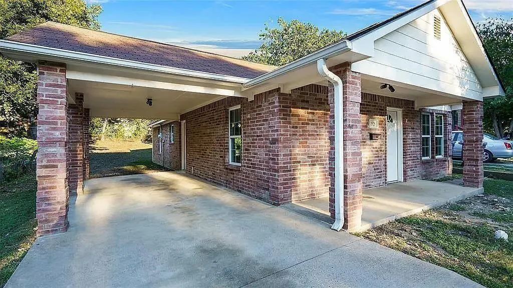 Single Family Residence For Rent in Dallas County , 1926 Arizona Avenue, Dallas, Texas 75216, 3 Bedroom, 2 Bathroom, Garage spaces, 1,479 Sqft, built in 2011, mls#21388570, Real Estate Agent in Dallas, Homes For Rent in Dallas county, Homes For Rent in Dallas, Realtor in Dallas Texas, Real Estate Brokerage Independent Realty Texas, Luminita Cordes Realtor