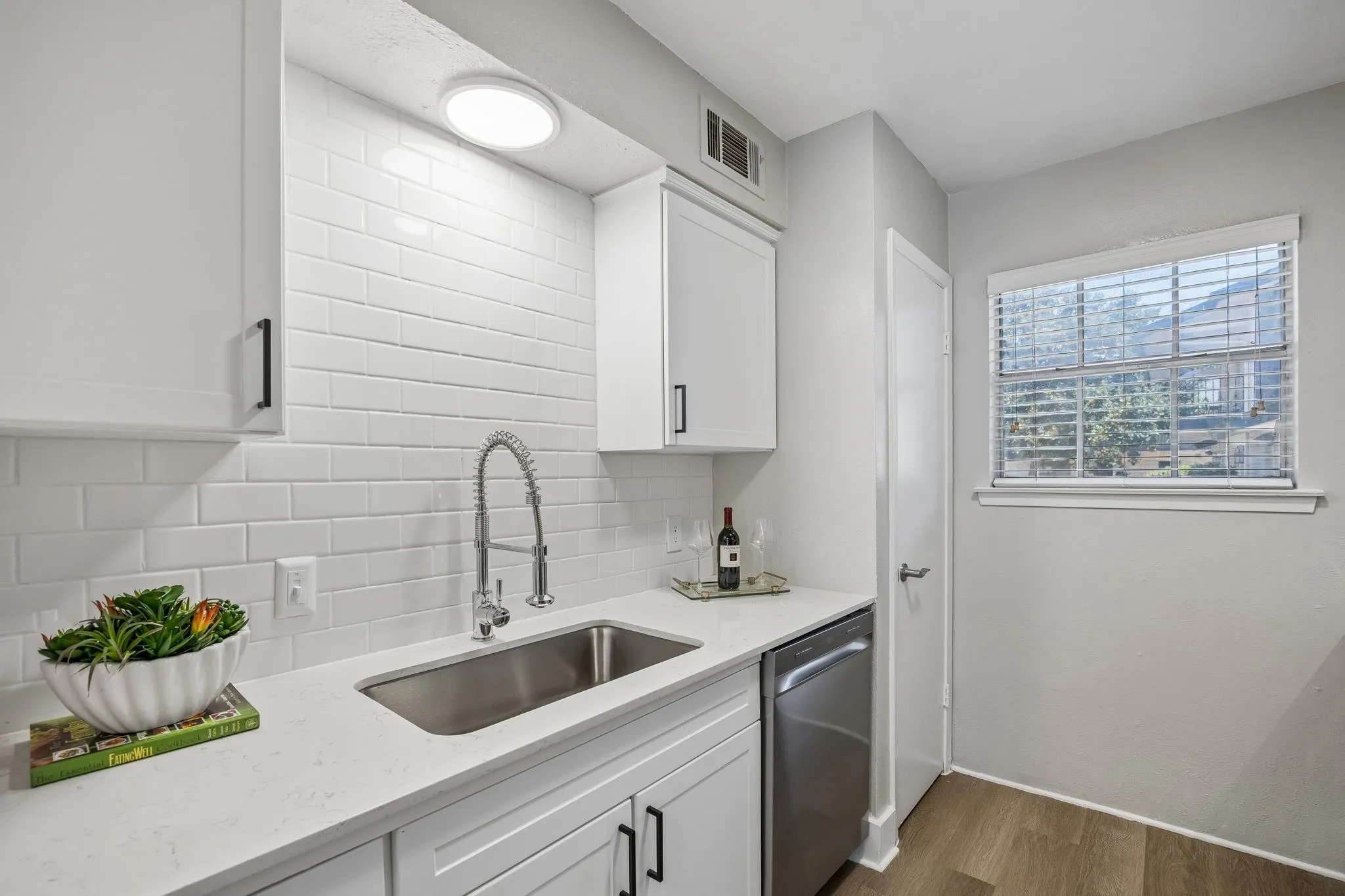 Duplex For Sale in Dallas County , 15515 El Estado Drive, Dallas, Texas 75248, 6 Bedroom, 4 Bathroom, Garage spaces, 2,784 Sqft, built in 1967, mls#21383594, Real Estate Agent in Dallas, Homes For Sale in Dallas county, Homes For Sale in Dallas, Realtor in Dallas Texas, Real Estate Brokerage Independent Realty Texas, Luminita Cordes Realtor