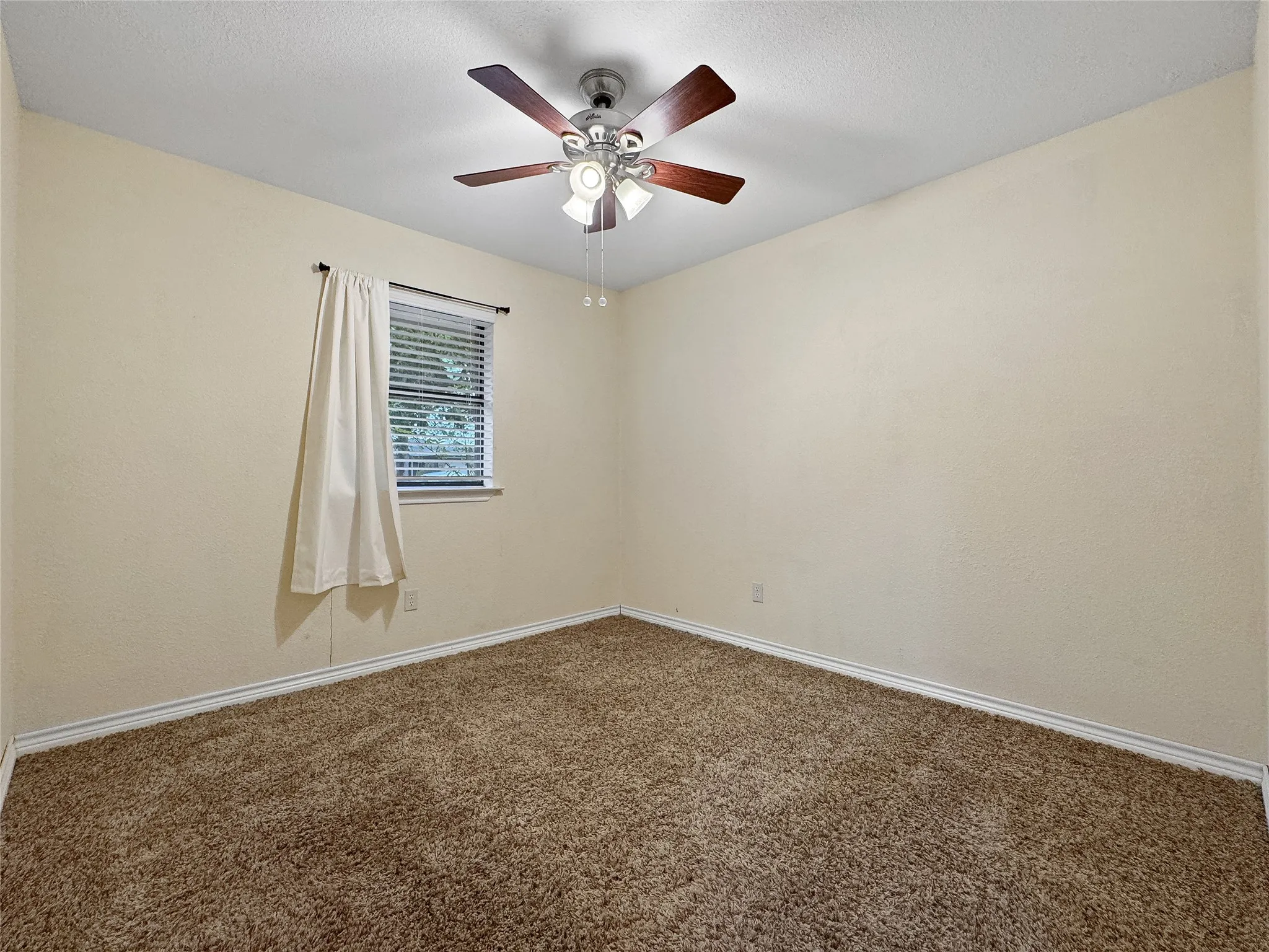 Single Family Residence For Sale in Hunt County , 507 Quail Run Street, Greenville, Texas 75402, 3 Bedroom, 2 Bathroom, 2 Garage spaces, 1,628 Sqft, built in 1980, mls#21388551, Real Estate Agent in Greenville, Homes For Sale in Hunt county, Homes For Sale in Greenville, Realtor in Greenville Texas, Real Estate Brokerage Independent Realty Texas, Luminita Cordes Realtor