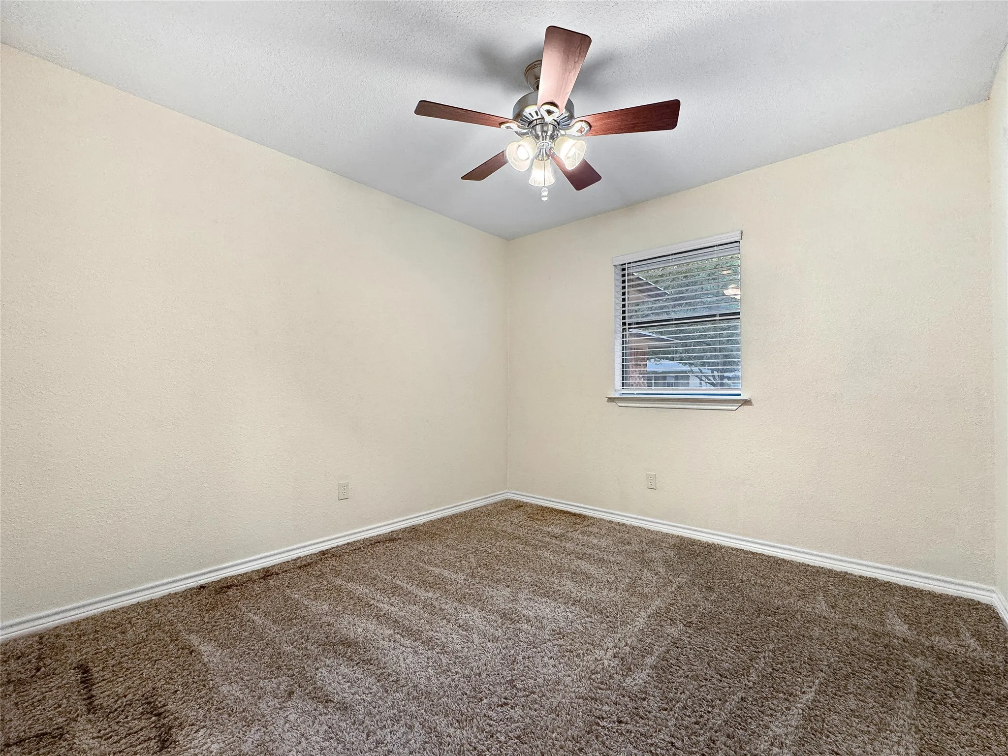 Single Family Residence For Sale in Hunt County , 507 Quail Run Street, Greenville, Texas 75402, 3 Bedroom, 2 Bathroom, 2 Garage spaces, 1,628 Sqft, built in 1980, mls#21388551, Real Estate Agent in Greenville, Homes For Sale in Hunt county, Homes For Sale in Greenville, Realtor in Greenville Texas, Real Estate Brokerage Independent Realty Texas, Luminita Cordes Realtor