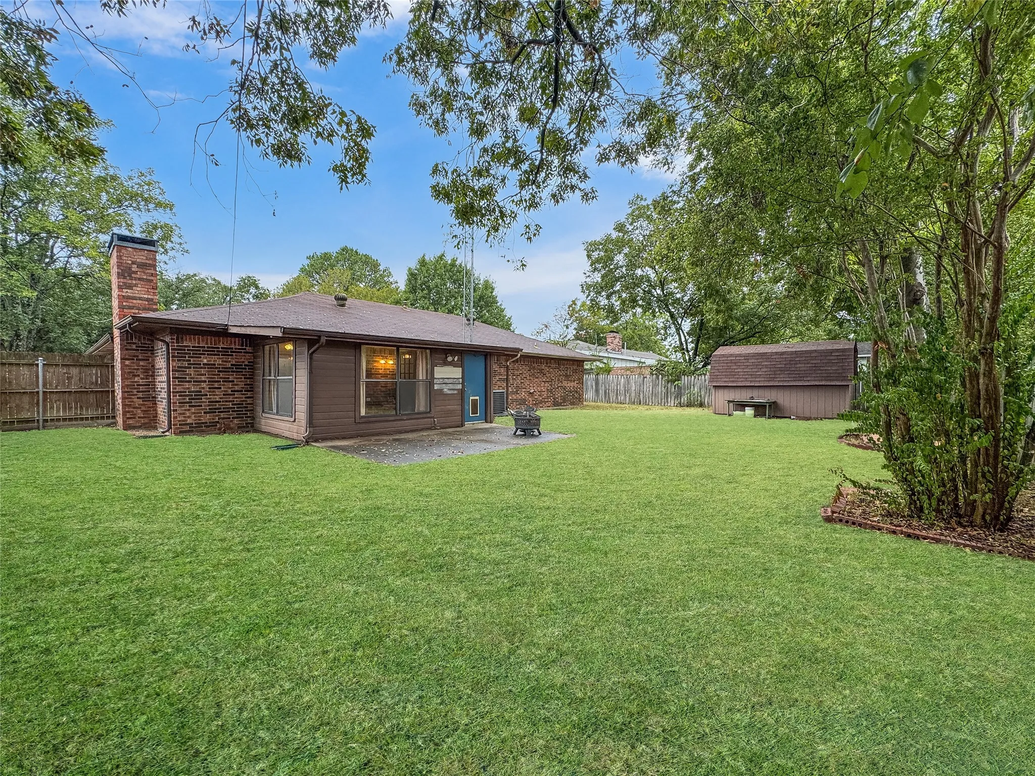 Single Family Residence For Sale in Hunt County , 507 Quail Run Street, Greenville, Texas 75402, 3 Bedroom, 2 Bathroom, 2 Garage spaces, 1,628 Sqft, built in 1980, mls#21388551, Real Estate Agent in Greenville, Homes For Sale in Hunt county, Homes For Sale in Greenville, Realtor in Greenville Texas, Real Estate Brokerage Independent Realty Texas, Luminita Cordes Realtor