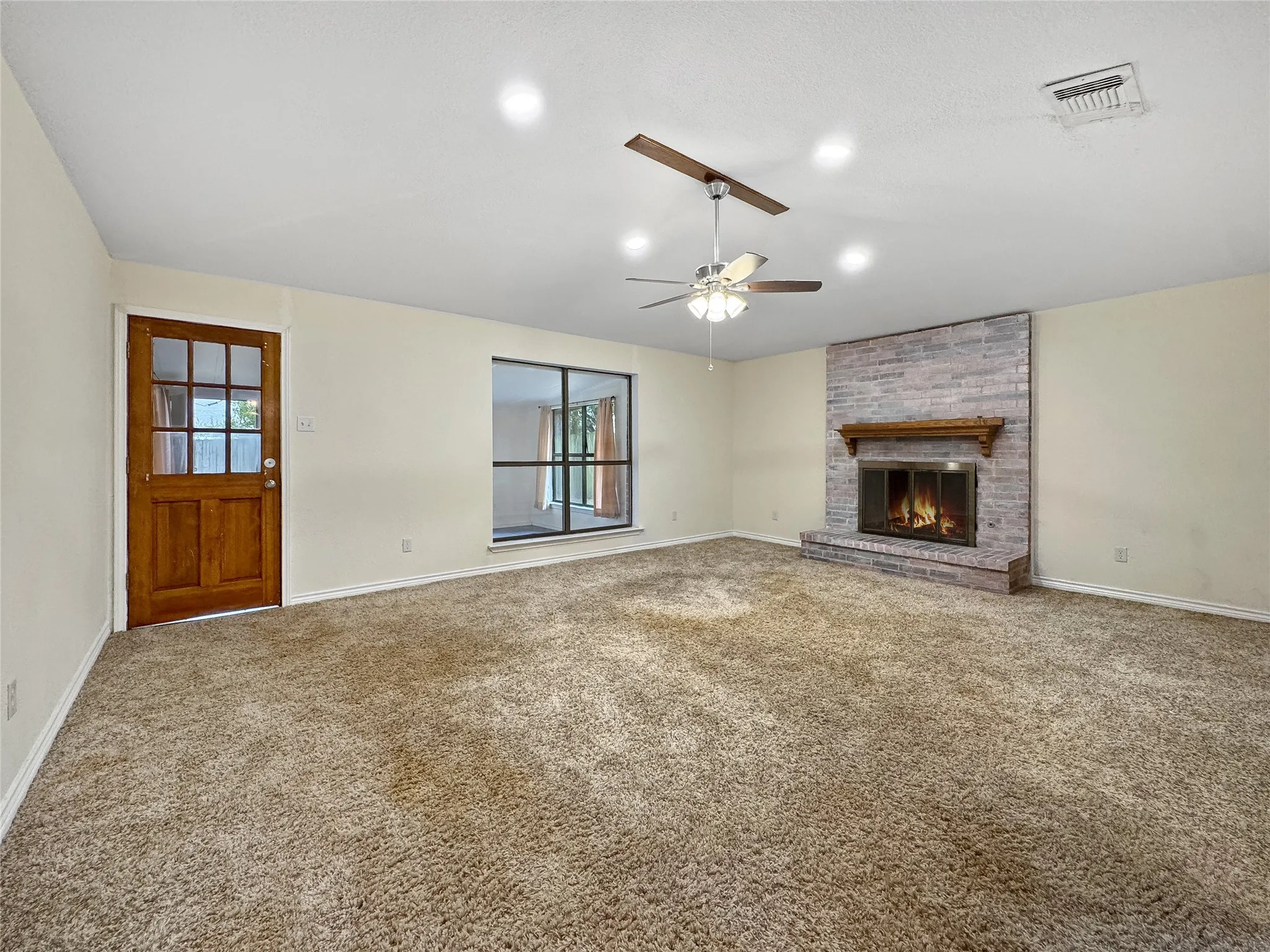 Single Family Residence For Sale in Hunt County , 507 Quail Run Street, Greenville, Texas 75402, 3 Bedroom, 2 Bathroom, 2 Garage spaces, 1,628 Sqft, built in 1980, mls#21388551, Real Estate Agent in Greenville, Homes For Sale in Hunt county, Homes For Sale in Greenville, Realtor in Greenville Texas, Real Estate Brokerage Independent Realty Texas, Luminita Cordes Realtor