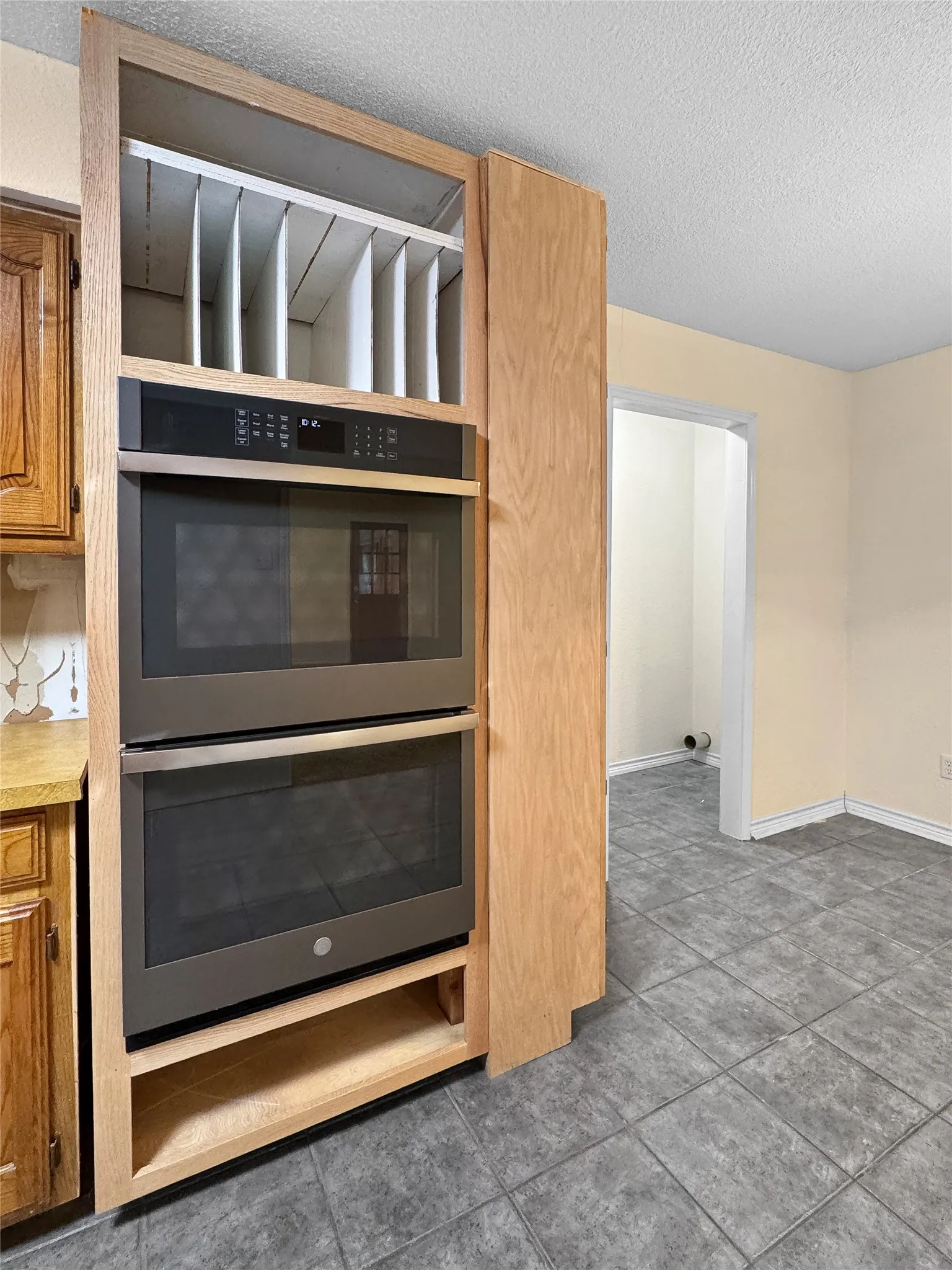 Single Family Residence For Sale in Hunt County , 507 Quail Run Street, Greenville, Texas 75402, 3 Bedroom, 2 Bathroom, 2 Garage spaces, 1,628 Sqft, built in 1980, mls#21388551, Real Estate Agent in Greenville, Homes For Sale in Hunt county, Homes For Sale in Greenville, Realtor in Greenville Texas, Real Estate Brokerage Independent Realty Texas, Luminita Cordes Realtor
