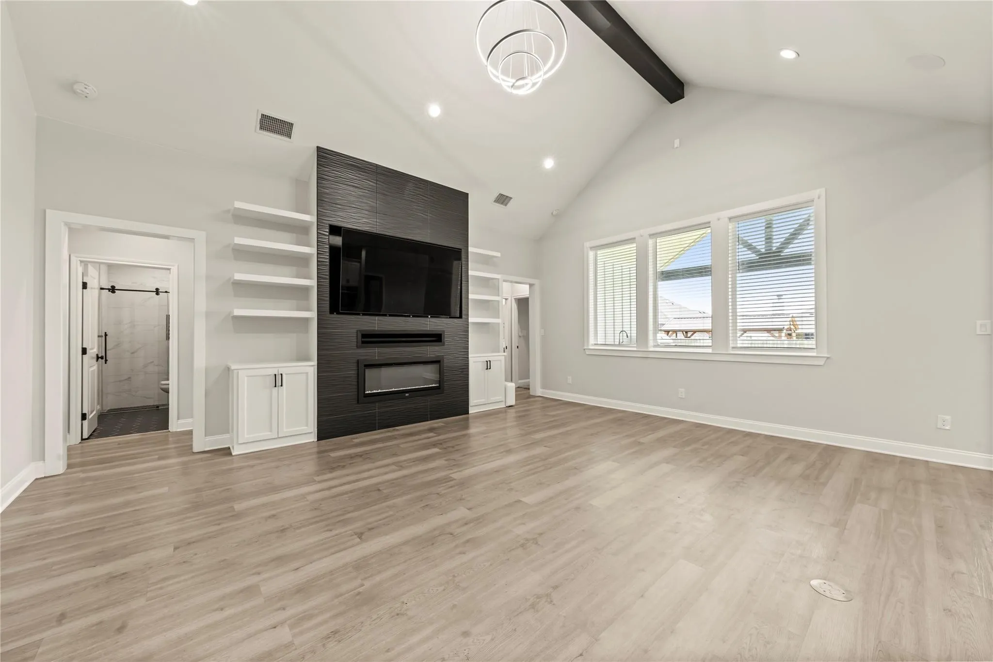 Single Family Residence For Rent in Mc Lennan County , 820 Forward Pass Drive, Hewitt, Texas 76643, 4 Bedroom, 3 Bathroom, 2 Garage spaces, 2,363 Sqft, built in 2022, mls#21388576, Real Estate Agent in Hewitt, Homes For Rent in Mc Lennan county, Homes For Rent in Hewitt, Realtor in Hewitt Texas, Real Estate Brokerage Independent Realty Texas, Luminita Cordes Realtor