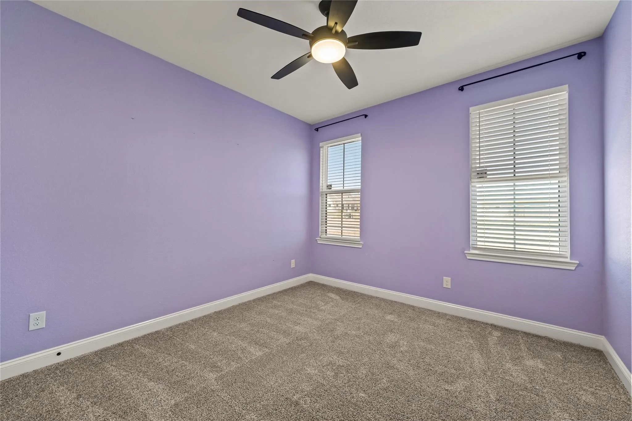 Single Family Residence For Rent in Mc Lennan County , 820 Forward Pass Drive, Hewitt, Texas 76643, 4 Bedroom, 3 Bathroom, 2 Garage spaces, 2,363 Sqft, built in 2022, mls#21388576, Real Estate Agent in Hewitt, Homes For Rent in Mc Lennan county, Homes For Rent in Hewitt, Realtor in Hewitt Texas, Real Estate Brokerage Independent Realty Texas, Luminita Cordes Realtor