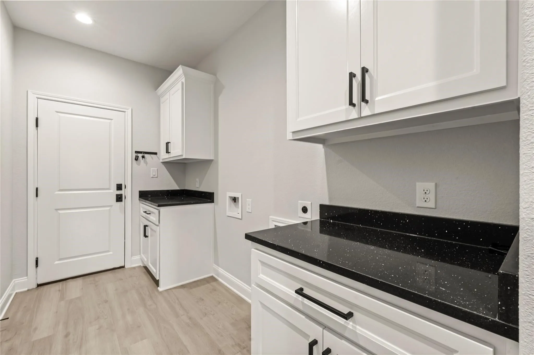 Single Family Residence For Rent in Mc Lennan County , 820 Forward Pass Drive, Hewitt, Texas 76643, 4 Bedroom, 3 Bathroom, 2 Garage spaces, 2,363 Sqft, built in 2022, mls#21388576, Real Estate Agent in Hewitt, Homes For Rent in Mc Lennan county, Homes For Rent in Hewitt, Realtor in Hewitt Texas, Real Estate Brokerage Independent Realty Texas, Luminita Cordes Realtor