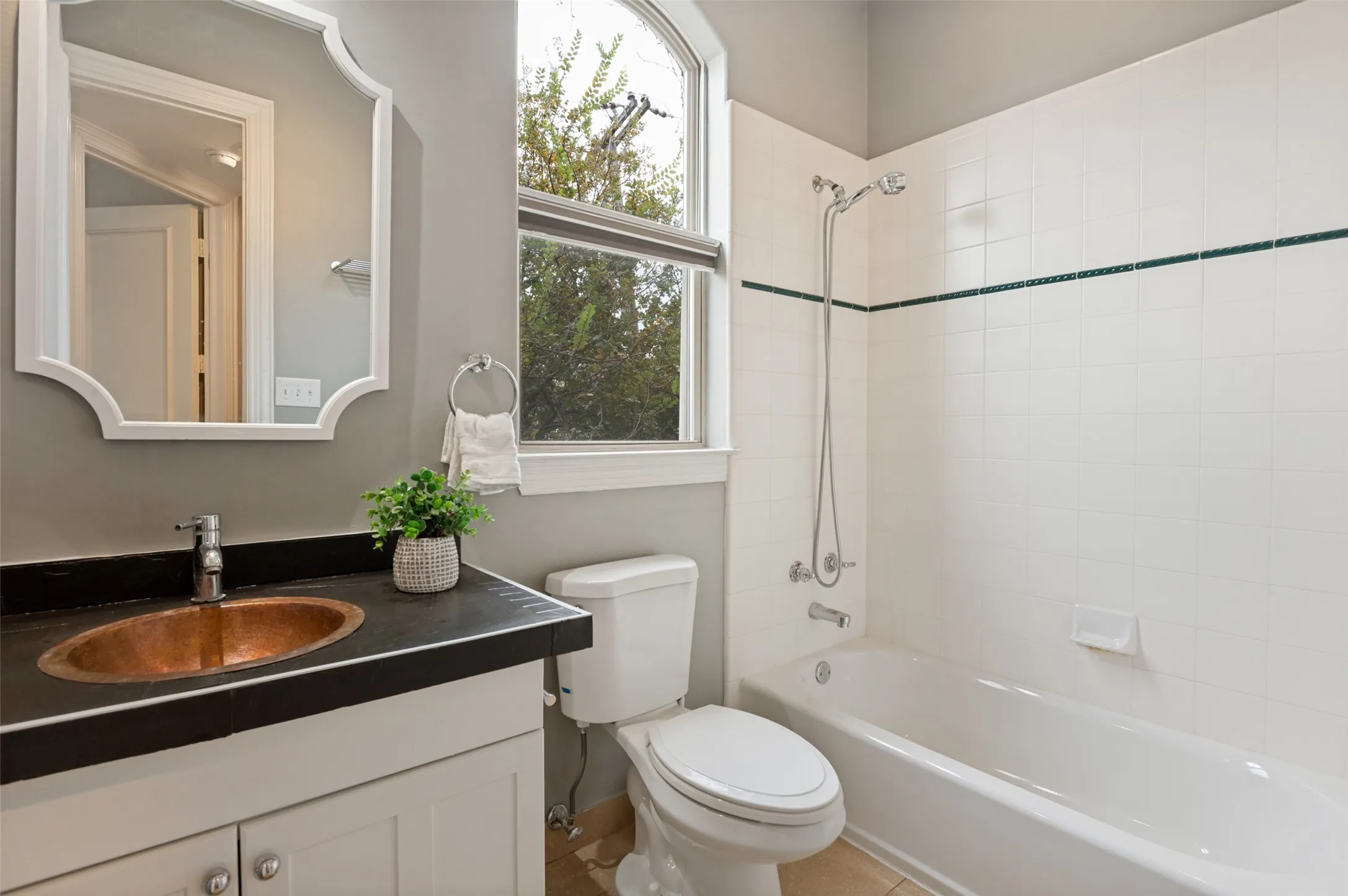 2nd floor guest bath