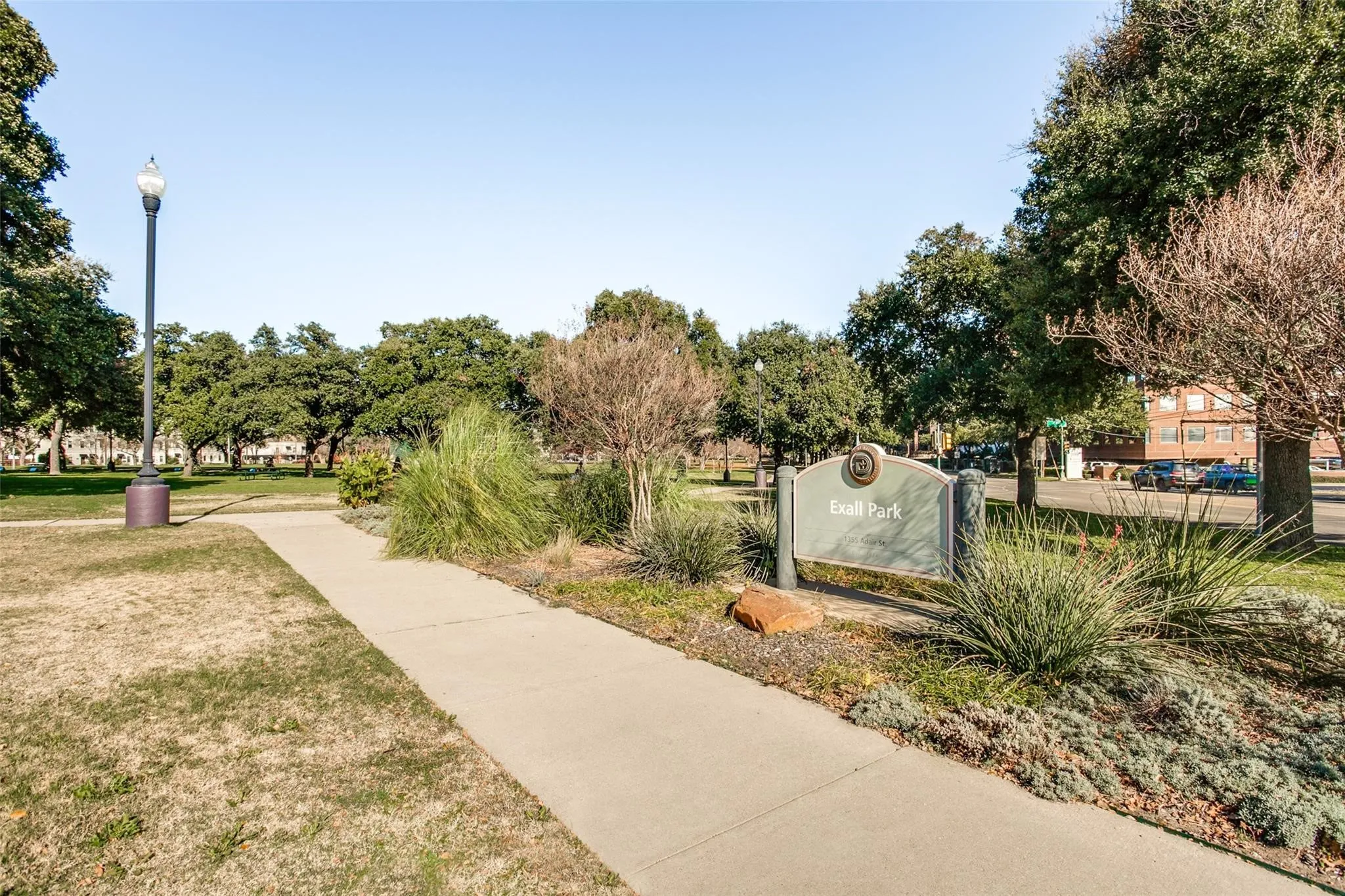 Townhouse For Sale in Dallas County , 3513 Bryan Street, Dallas, Texas 75204, 3 Bedroom, 3 Bathroom, 2 Garage spaces, 2,036 Sqft, built in 1998, mls#21386905, Real Estate Agent in Dallas, Homes For Sale in Dallas county, Homes For Sale in Dallas, Realtor in Dallas Texas, Real Estate Brokerage Independent Realty Texas, Luminita Cordes Realtor