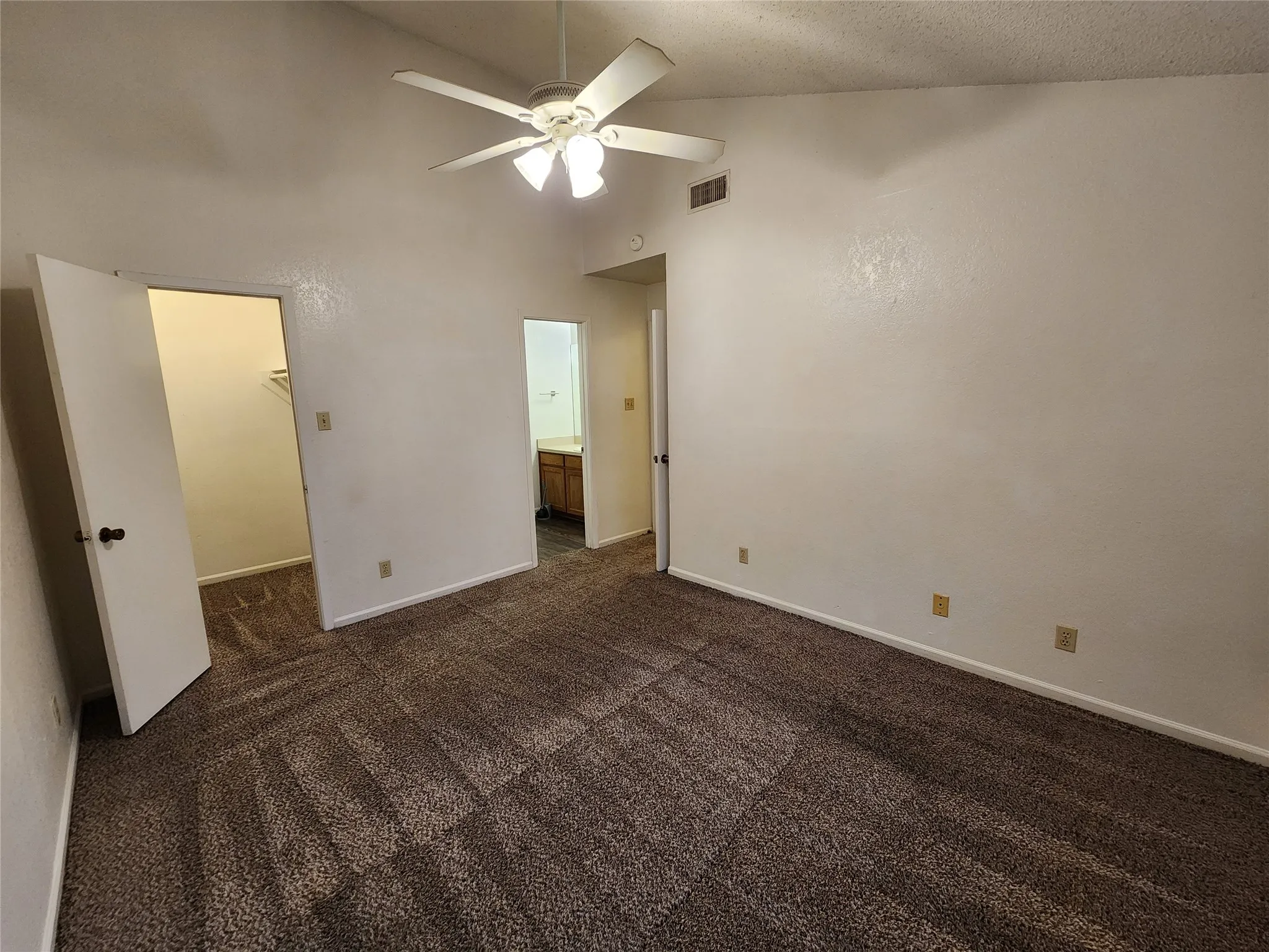 Quadruplex For Rent in Tarrant County , 617 Race Street 4, Crowley, Texas 76036, 2 Bedroom, 2 Bathroom, Garage spaces, 950 Sqft, built in 1989, mls#21388586, Real Estate Agent in Crowley, Homes For Rent in Tarrant county, Homes For Rent in Crowley, Realtor in Crowley Texas, Real Estate Brokerage Independent Realty Texas, Luminita Cordes Realtor