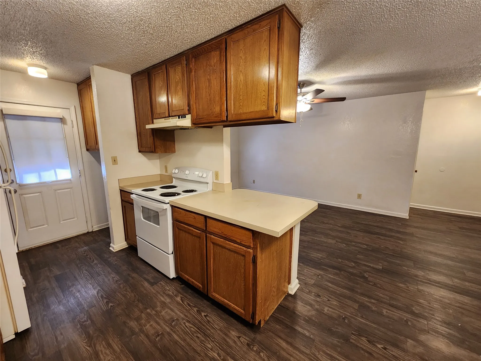 Quadruplex For Rent in Tarrant County , 617 Race Street 4, Crowley, Texas 76036, 2 Bedroom, 2 Bathroom, Garage spaces, 950 Sqft, built in 1989, mls#21388586, Real Estate Agent in Crowley, Homes For Rent in Tarrant county, Homes For Rent in Crowley, Realtor in Crowley Texas, Real Estate Brokerage Independent Realty Texas, Luminita Cordes Realtor