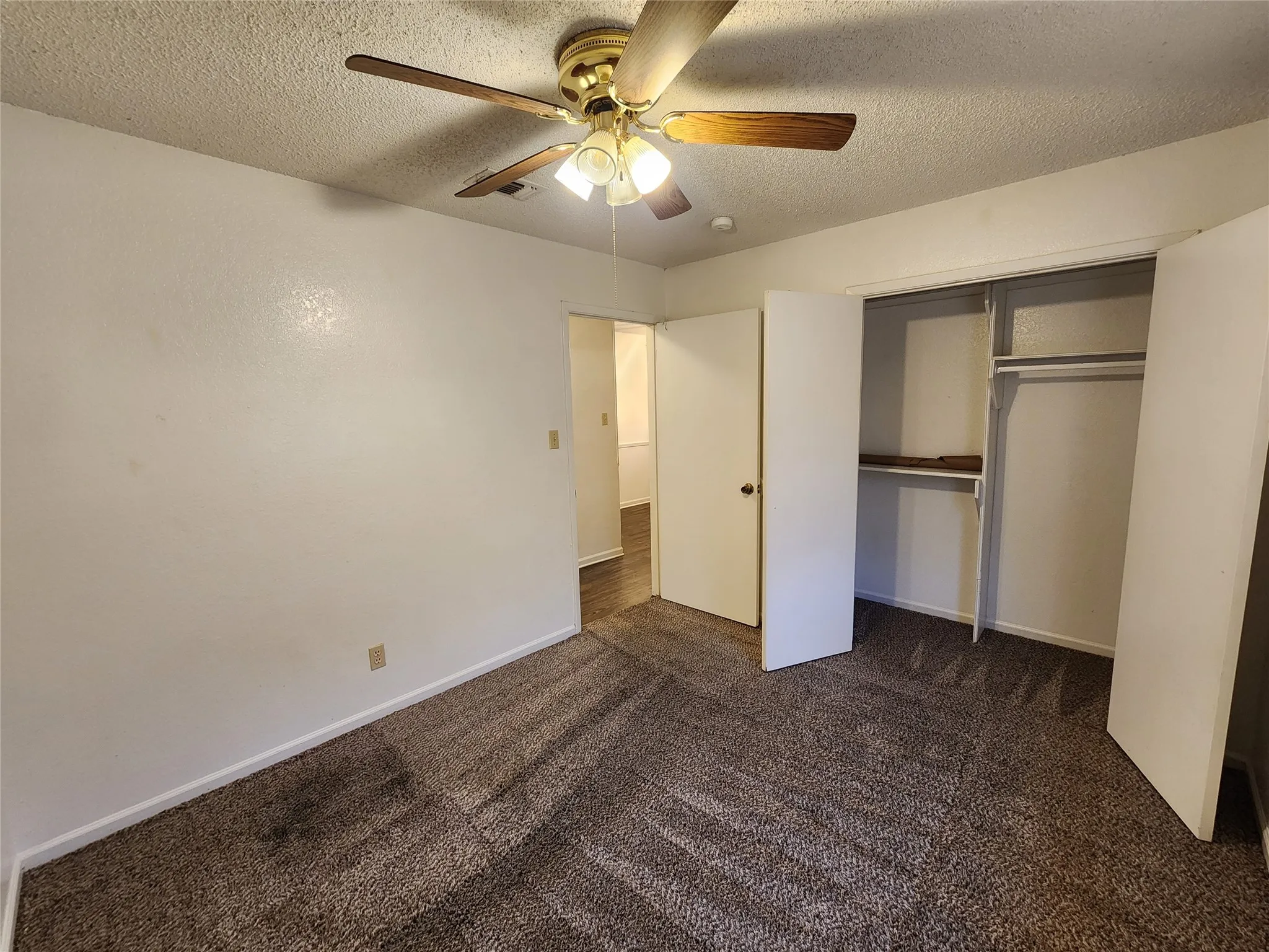 Quadruplex For Rent in Tarrant County , 617 Race Street 4, Crowley, Texas 76036, 2 Bedroom, 2 Bathroom, Garage spaces, 950 Sqft, built in 1989, mls#21388586, Real Estate Agent in Crowley, Homes For Rent in Tarrant county, Homes For Rent in Crowley, Realtor in Crowley Texas, Real Estate Brokerage Independent Realty Texas, Luminita Cordes Realtor