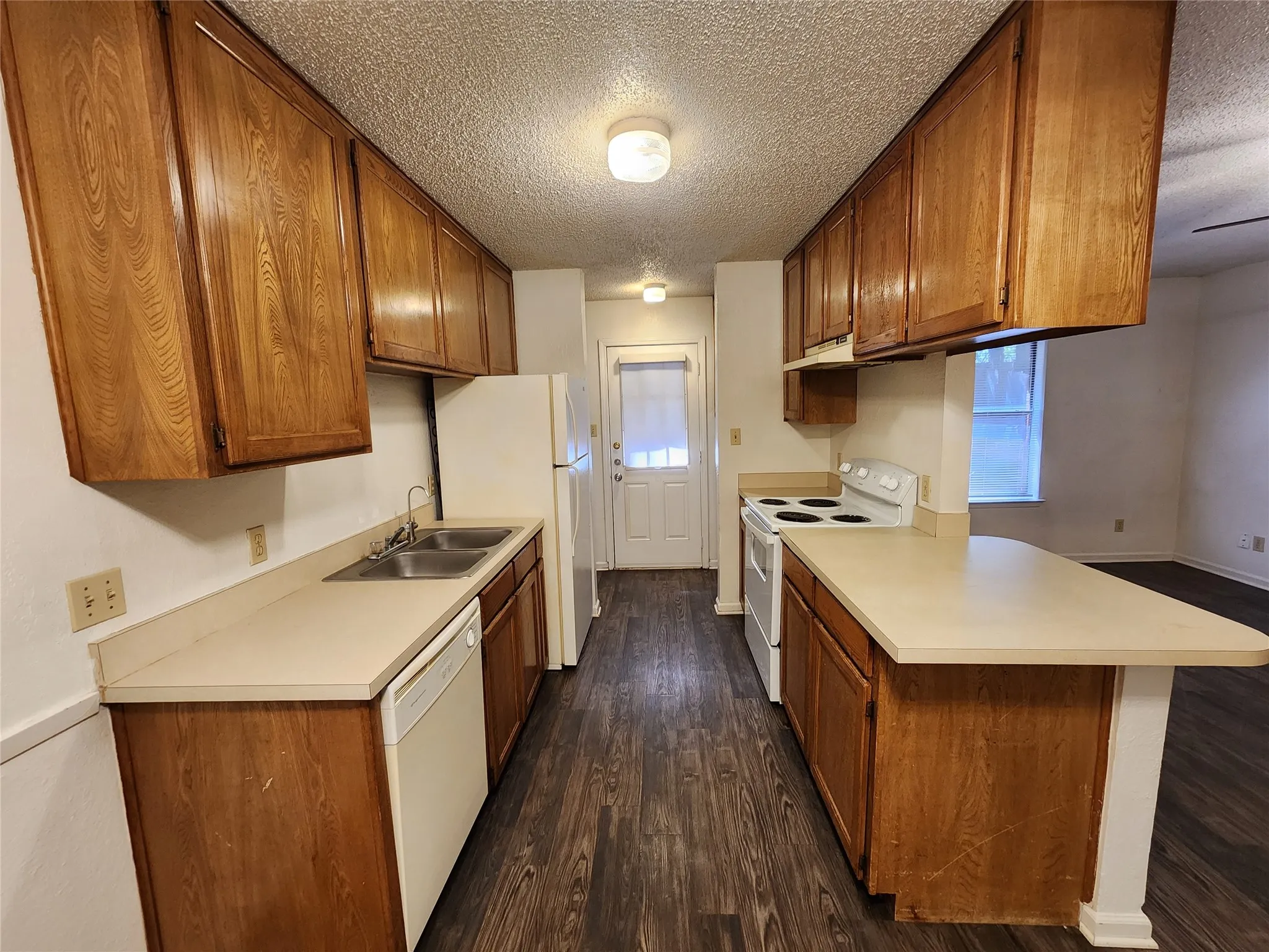 Quadruplex For Rent in Tarrant County , 617 Race Street 4, Crowley, Texas 76036, 2 Bedroom, 2 Bathroom, Garage spaces, 950 Sqft, built in 1989, mls#21388586, Real Estate Agent in Crowley, Homes For Rent in Tarrant county, Homes For Rent in Crowley, Realtor in Crowley Texas, Real Estate Brokerage Independent Realty Texas, Luminita Cordes Realtor