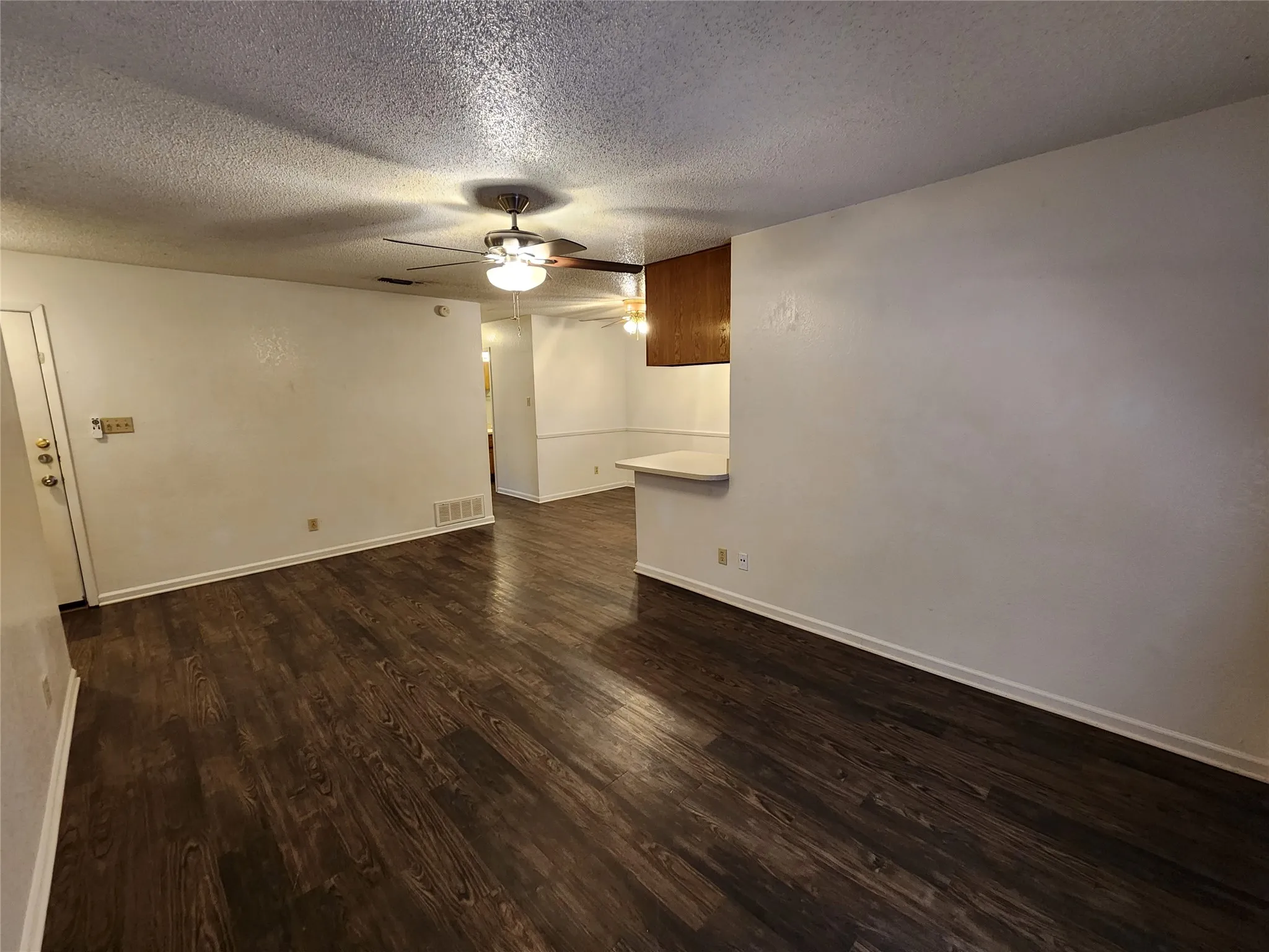 Quadruplex For Rent in Tarrant County , 617 Race Street 4, Crowley, Texas 76036, 2 Bedroom, 2 Bathroom, Garage spaces, 950 Sqft, built in 1989, mls#21388586, Real Estate Agent in Crowley, Homes For Rent in Tarrant county, Homes For Rent in Crowley, Realtor in Crowley Texas, Real Estate Brokerage Independent Realty Texas, Luminita Cordes Realtor