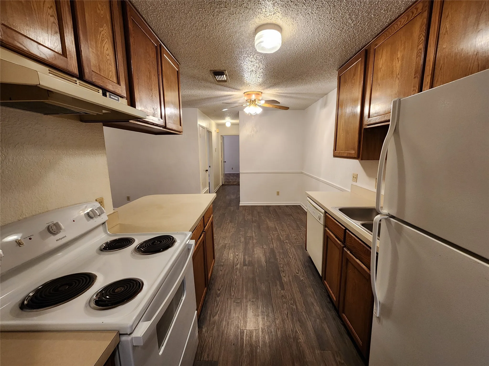Quadruplex For Rent in Tarrant County , 617 Race Street 4, Crowley, Texas 76036, 2 Bedroom, 2 Bathroom, Garage spaces, 950 Sqft, built in 1989, mls#21388586, Real Estate Agent in Crowley, Homes For Rent in Tarrant county, Homes For Rent in Crowley, Realtor in Crowley Texas, Real Estate Brokerage Independent Realty Texas, Luminita Cordes Realtor