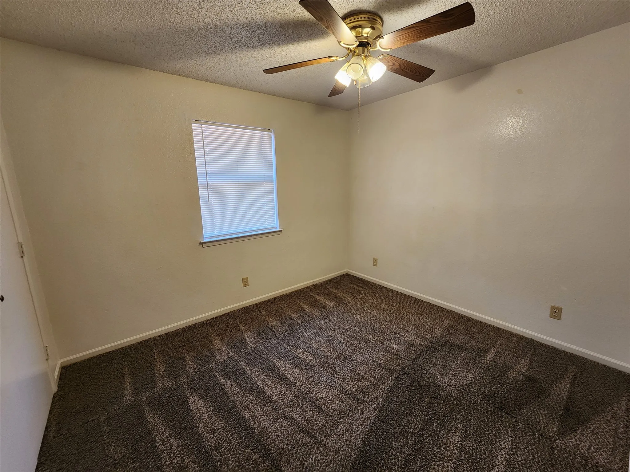 Quadruplex For Rent in Tarrant County , 617 Race Street 4, Crowley, Texas 76036, 2 Bedroom, 2 Bathroom, Garage spaces, 950 Sqft, built in 1989, mls#21388586, Real Estate Agent in Crowley, Homes For Rent in Tarrant county, Homes For Rent in Crowley, Realtor in Crowley Texas, Real Estate Brokerage Independent Realty Texas, Luminita Cordes Realtor
