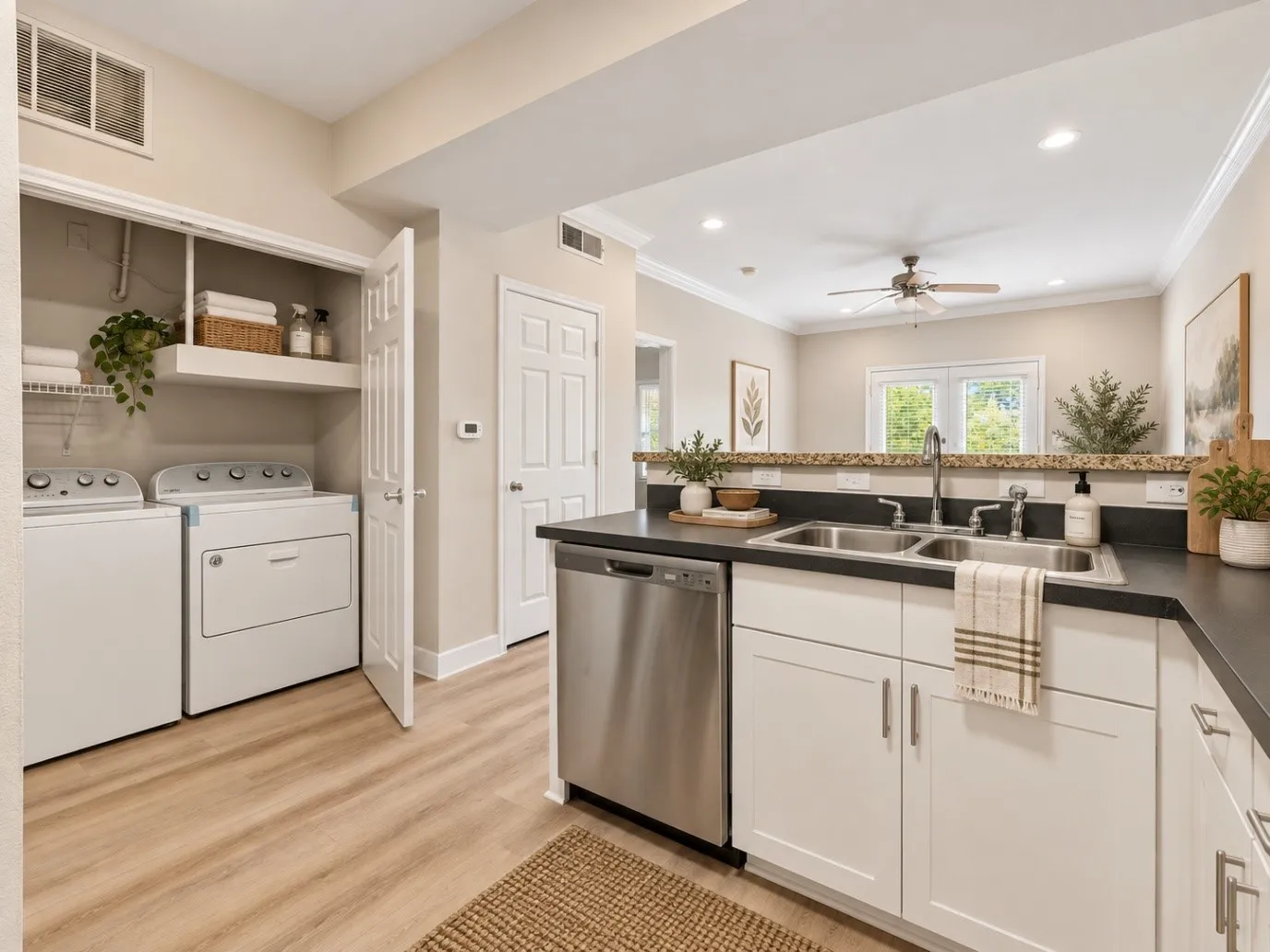 Condominium For Rent in Dallas County , 3102 Kings Road 1301, Dallas, Texas 75219, 1 Bedroom, 1 Bathroom, 1 Garage spaces, 665 Sqft, built in 2001, mls#21388505, Real Estate Agent in Dallas, Homes For Rent in Dallas county, Homes For Rent in Dallas, Realtor in Dallas Texas, Real Estate Brokerage Independent Realty Texas, Luminita Cordes Realtor