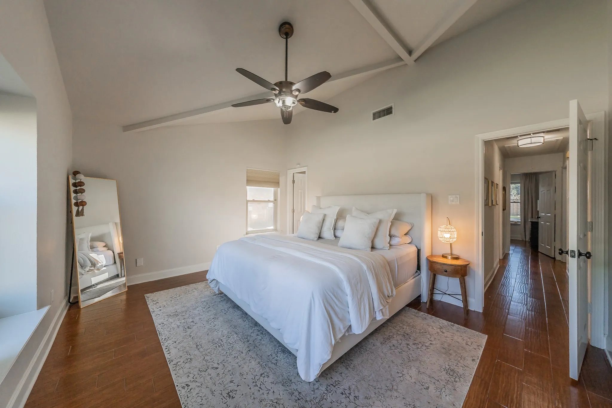 Single Family Residence For Sale in Tarrant County , 7536 Oak Park Drive, North Richland Hills, Texas 76182, 3 Bedroom, 2 Bathroom, 1 Garage spaces, 1,567 Sqft, built in 1980, mls#21386280, Real Estate Agent in North Richland Hills, Homes For Sale in Tarrant county, Homes For Sale in North Richland Hills, Realtor in North Richland Hills Texas, Real Estate Brokerage Independent Realty Texas, Luminita Cordes Realtor