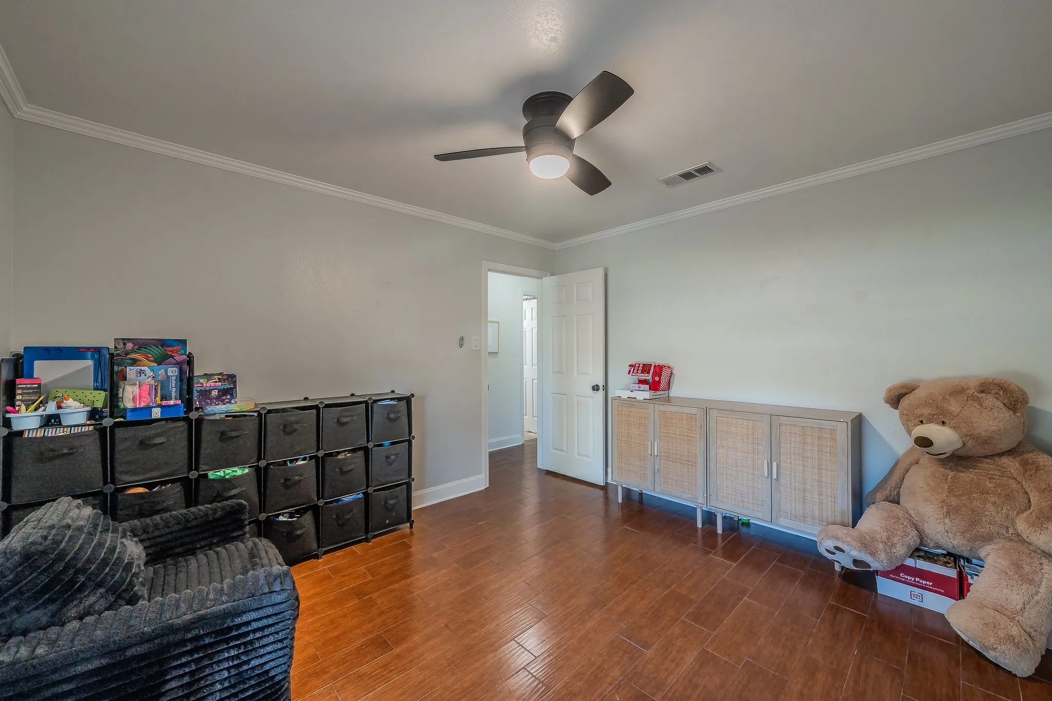 Single Family Residence For Sale in Tarrant County , 7536 Oak Park Drive, North Richland Hills, Texas 76182, 3 Bedroom, 2 Bathroom, 1 Garage spaces, 1,567 Sqft, built in 1980, mls#21386280, Real Estate Agent in North Richland Hills, Homes For Sale in Tarrant county, Homes For Sale in North Richland Hills, Realtor in North Richland Hills Texas, Real Estate Brokerage Independent Realty Texas, Luminita Cordes Realtor