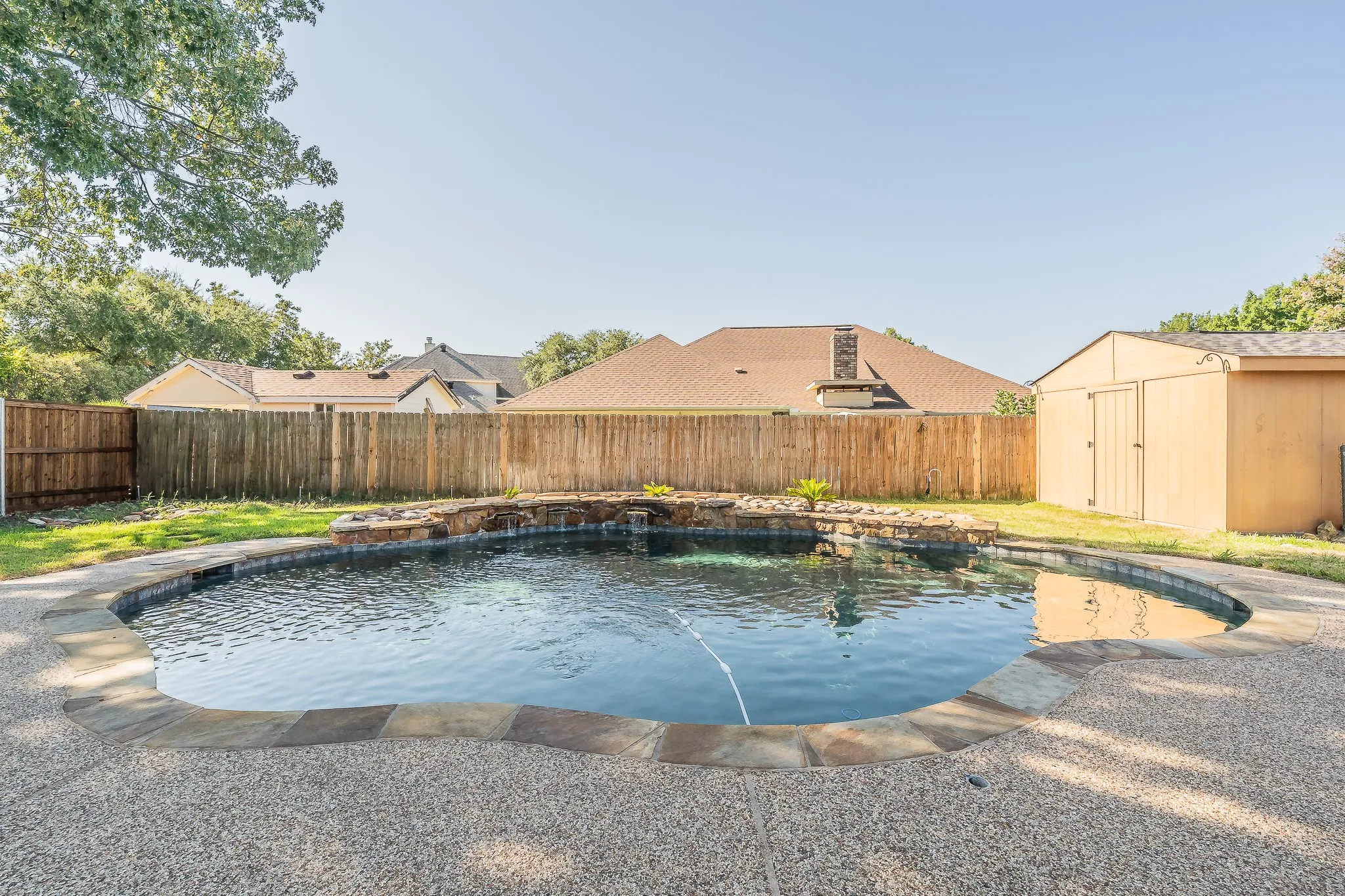 Single Family Residence For Sale in Tarrant County , 7536 Oak Park Drive, North Richland Hills, Texas 76182, 3 Bedroom, 2 Bathroom, 1 Garage spaces, 1,567 Sqft, built in 1980, mls#21386280, Real Estate Agent in North Richland Hills, Homes For Sale in Tarrant county, Homes For Sale in North Richland Hills, Realtor in North Richland Hills Texas, Real Estate Brokerage Independent Realty Texas, Luminita Cordes Realtor