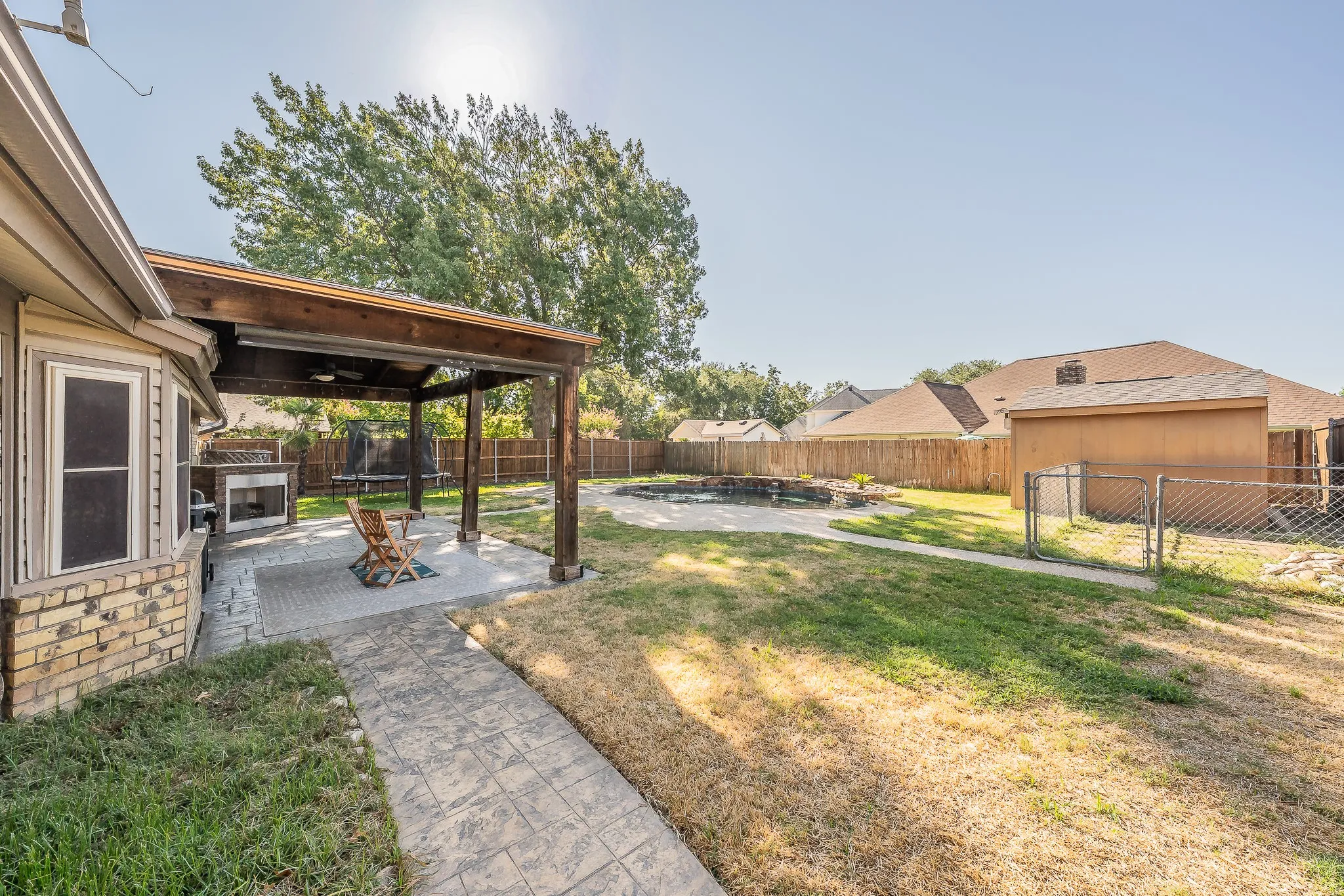 Single Family Residence For Sale in Tarrant County , 7536 Oak Park Drive, North Richland Hills, Texas 76182, 3 Bedroom, 2 Bathroom, 1 Garage spaces, 1,567 Sqft, built in 1980, mls#21386280, Real Estate Agent in North Richland Hills, Homes For Sale in Tarrant county, Homes For Sale in North Richland Hills, Realtor in North Richland Hills Texas, Real Estate Brokerage Independent Realty Texas, Luminita Cordes Realtor