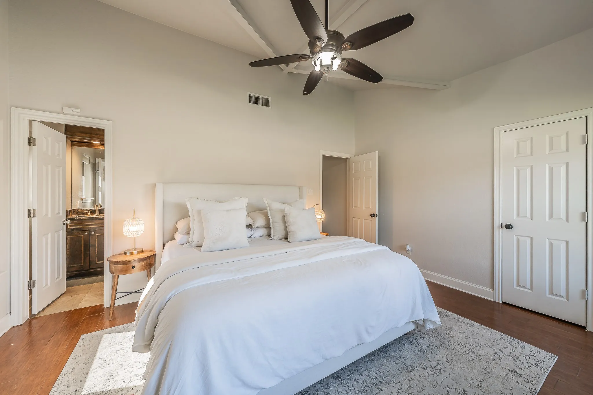 Single Family Residence For Sale in Tarrant County , 7536 Oak Park Drive, North Richland Hills, Texas 76182, 3 Bedroom, 2 Bathroom, 1 Garage spaces, 1,567 Sqft, built in 1980, mls#21386280, Real Estate Agent in North Richland Hills, Homes For Sale in Tarrant county, Homes For Sale in North Richland Hills, Realtor in North Richland Hills Texas, Real Estate Brokerage Independent Realty Texas, Luminita Cordes Realtor