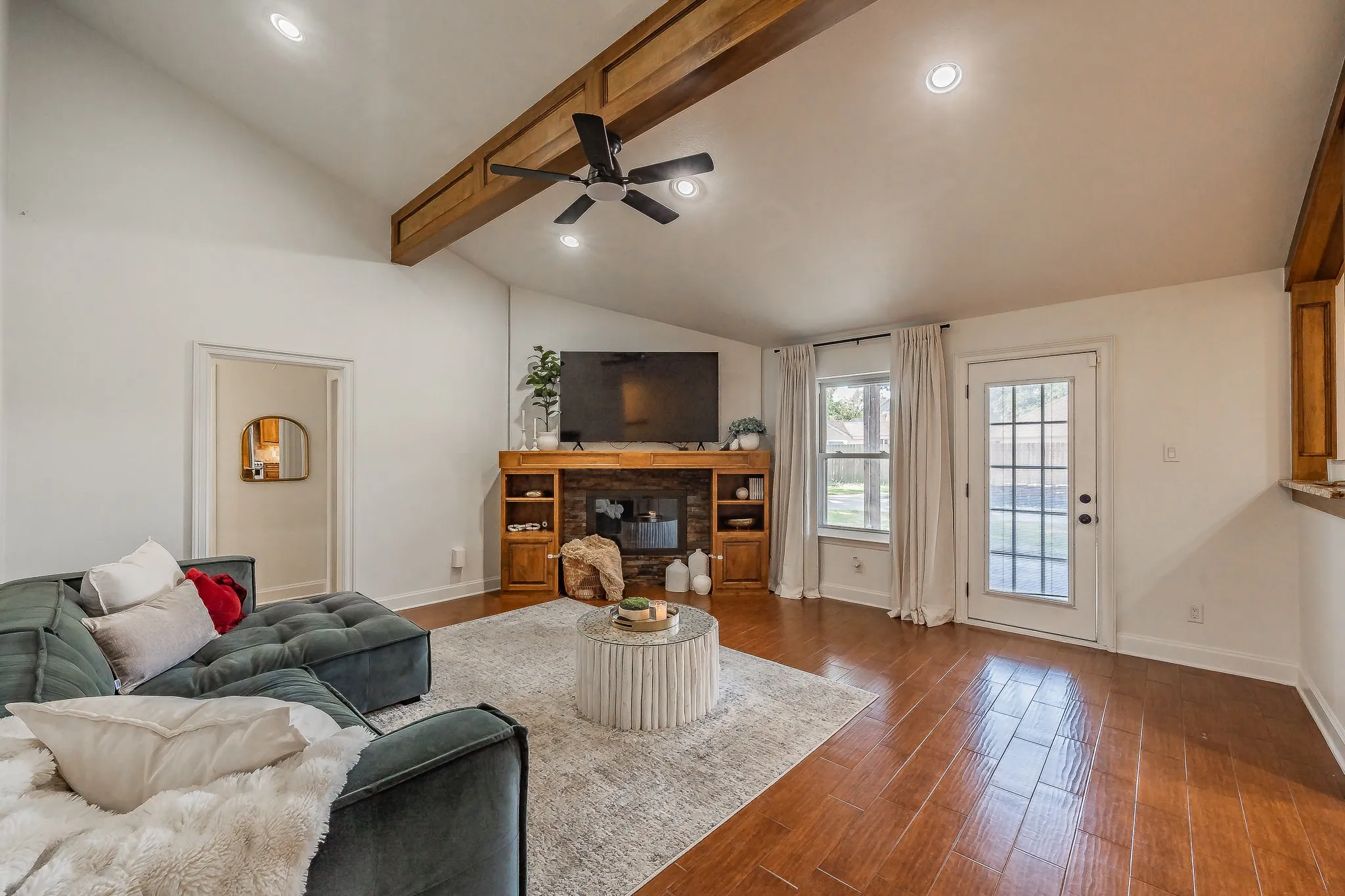 Single Family Residence For Sale in Tarrant County , 7536 Oak Park Drive, North Richland Hills, Texas 76182, 3 Bedroom, 2 Bathroom, 1 Garage spaces, 1,567 Sqft, built in 1980, mls#21386280, Real Estate Agent in North Richland Hills, Homes For Sale in Tarrant county, Homes For Sale in North Richland Hills, Realtor in North Richland Hills Texas, Real Estate Brokerage Independent Realty Texas, Luminita Cordes Realtor