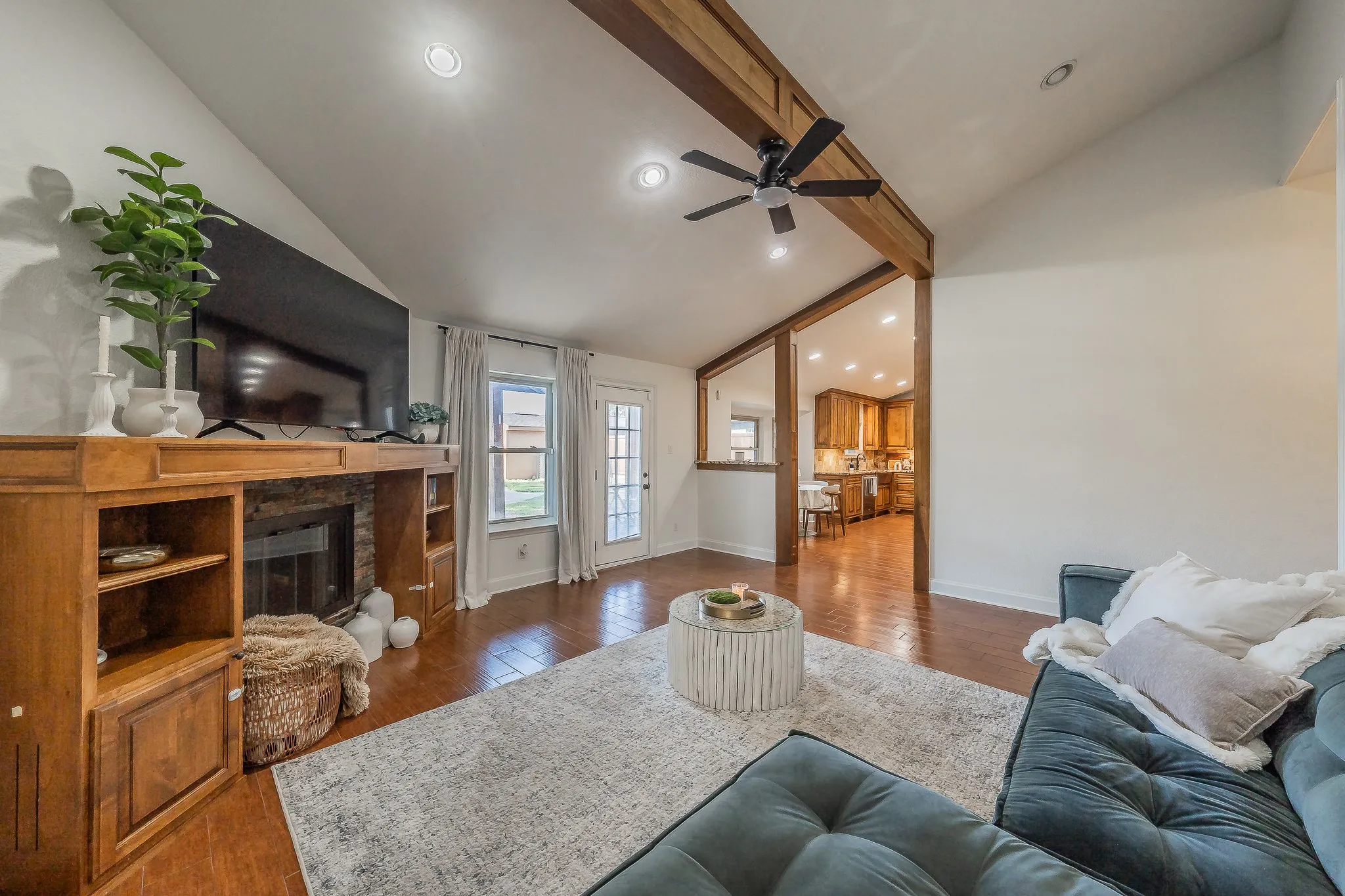 Single Family Residence For Sale in Tarrant County , 7536 Oak Park Drive, North Richland Hills, Texas 76182, 3 Bedroom, 2 Bathroom, 1 Garage spaces, 1,567 Sqft, built in 1980, mls#21386280, Real Estate Agent in North Richland Hills, Homes For Sale in Tarrant county, Homes For Sale in North Richland Hills, Realtor in North Richland Hills Texas, Real Estate Brokerage Independent Realty Texas, Luminita Cordes Realtor