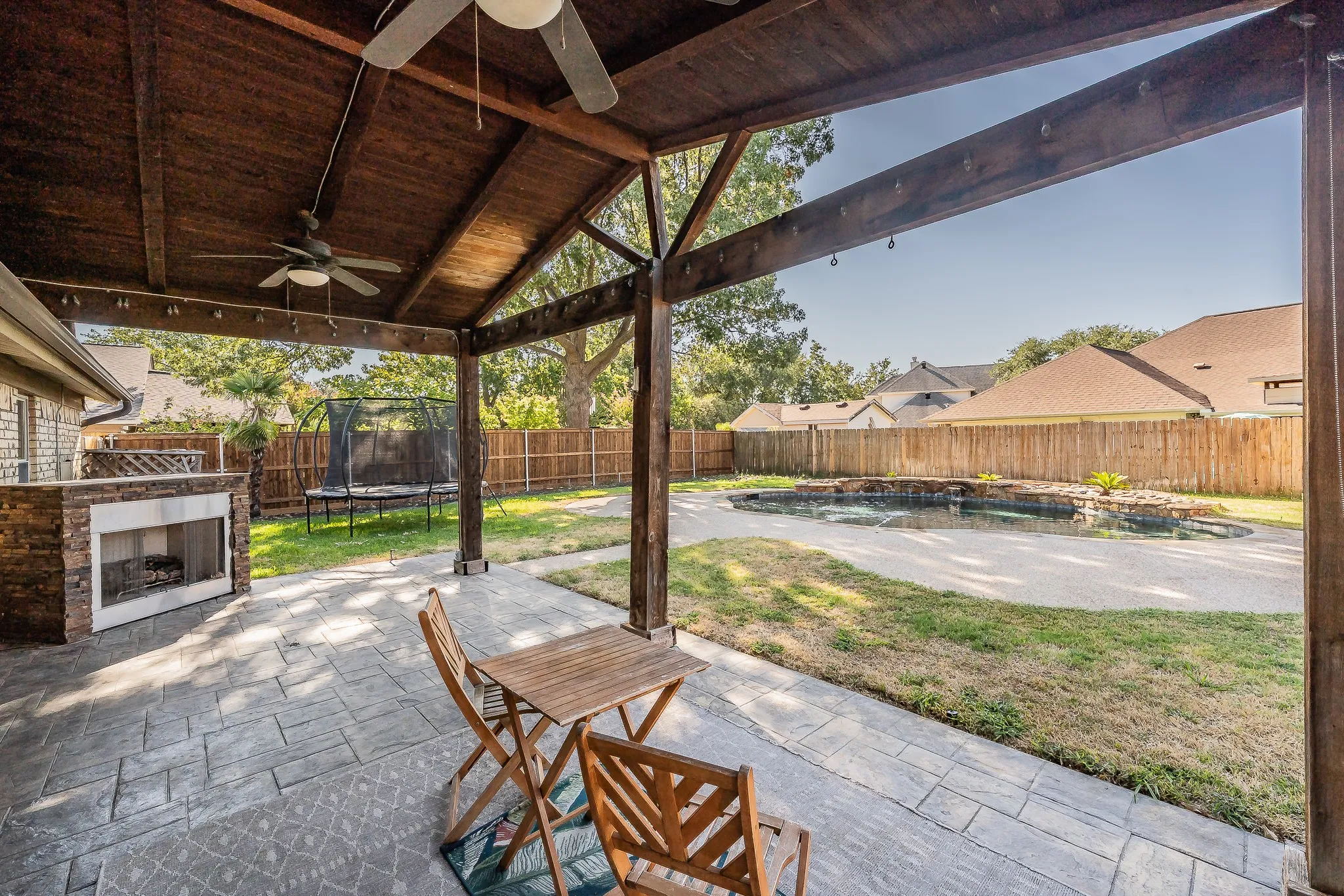 Single Family Residence For Sale in Tarrant County , 7536 Oak Park Drive, North Richland Hills, Texas 76182, 3 Bedroom, 2 Bathroom, 1 Garage spaces, 1,567 Sqft, built in 1980, mls#21386280, Real Estate Agent in North Richland Hills, Homes For Sale in Tarrant county, Homes For Sale in North Richland Hills, Realtor in North Richland Hills Texas, Real Estate Brokerage Independent Realty Texas, Luminita Cordes Realtor