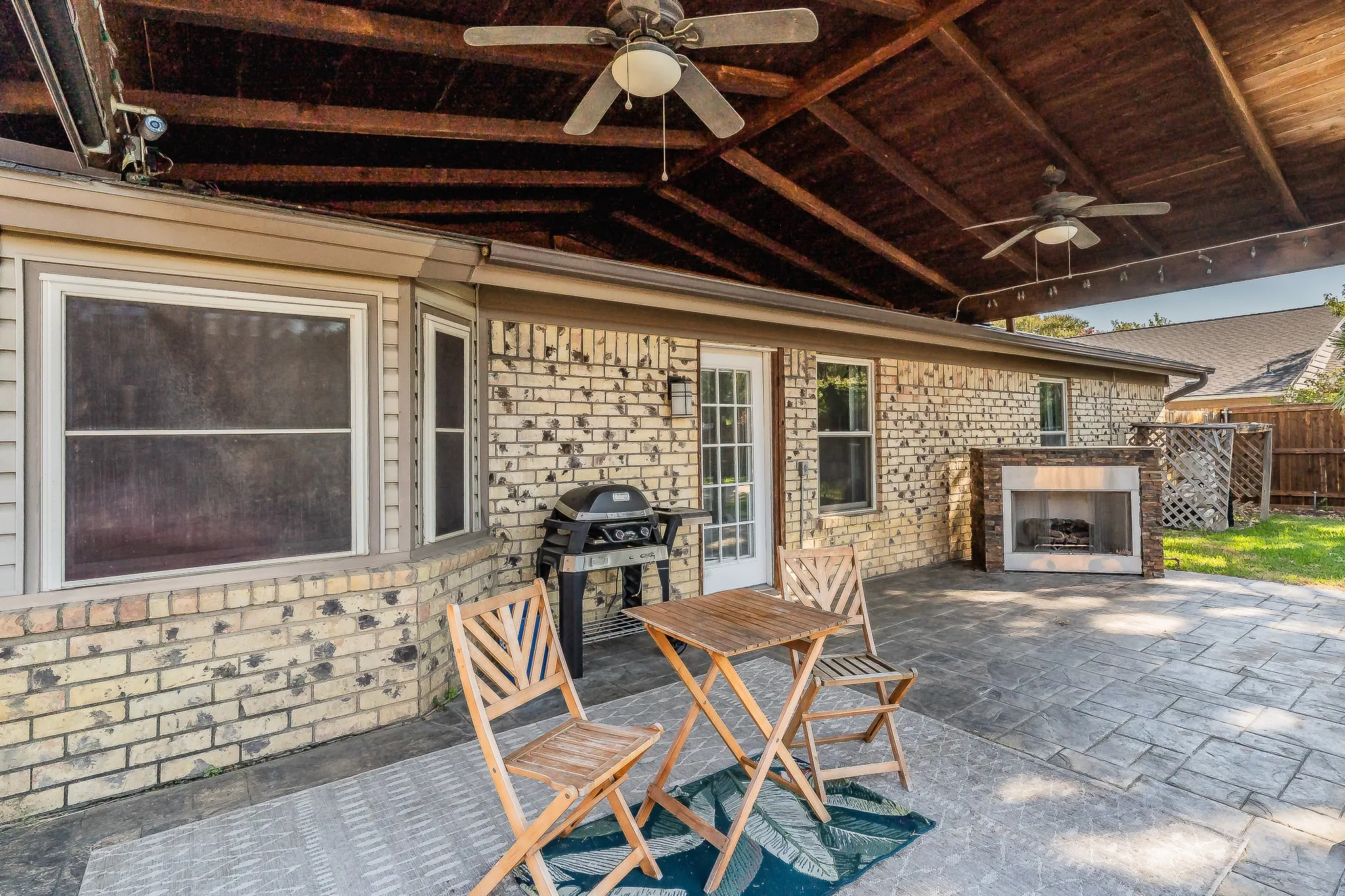 Single Family Residence For Sale in Tarrant County , 7536 Oak Park Drive, North Richland Hills, Texas 76182, 3 Bedroom, 2 Bathroom, 1 Garage spaces, 1,567 Sqft, built in 1980, mls#21386280, Real Estate Agent in North Richland Hills, Homes For Sale in Tarrant county, Homes For Sale in North Richland Hills, Realtor in North Richland Hills Texas, Real Estate Brokerage Independent Realty Texas, Luminita Cordes Realtor
