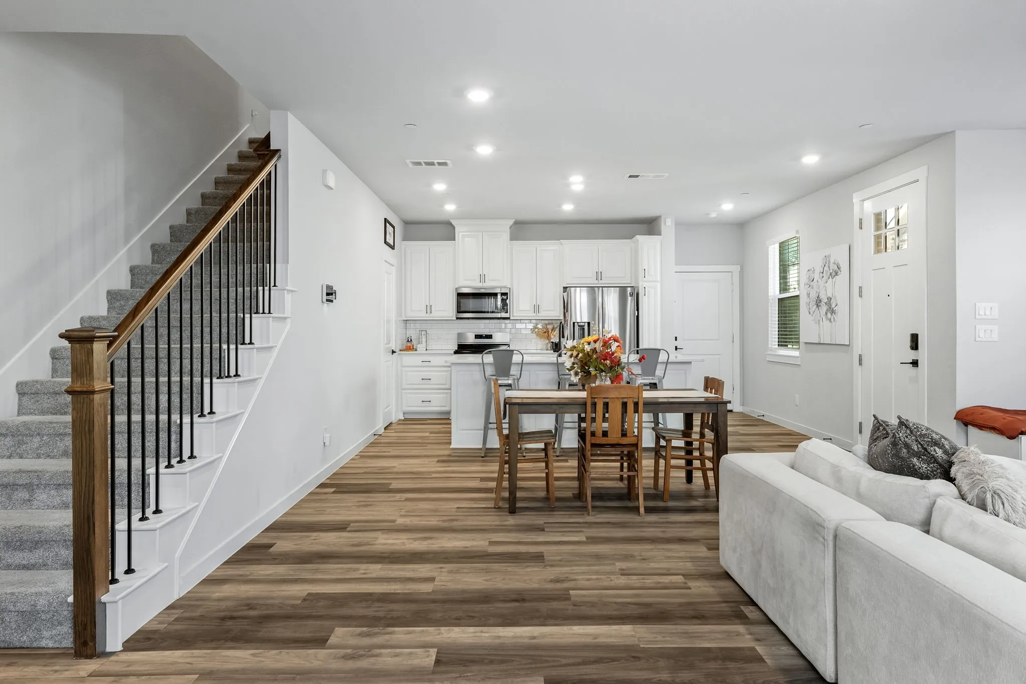 Single Family Residence For Sale in Collin County , 611 Emily Lane, Wylie, Texas 75098, 3 Bedroom, 3 Bathroom, 2 Garage spaces, 1,886 Sqft, built in 2021, mls#21388601, Real Estate Agent in Wylie, Homes For Sale in Collin county, Homes For Sale in Wylie, Realtor in Wylie Texas, Real Estate Brokerage Independent Realty Texas, Luminita Cordes Realtor